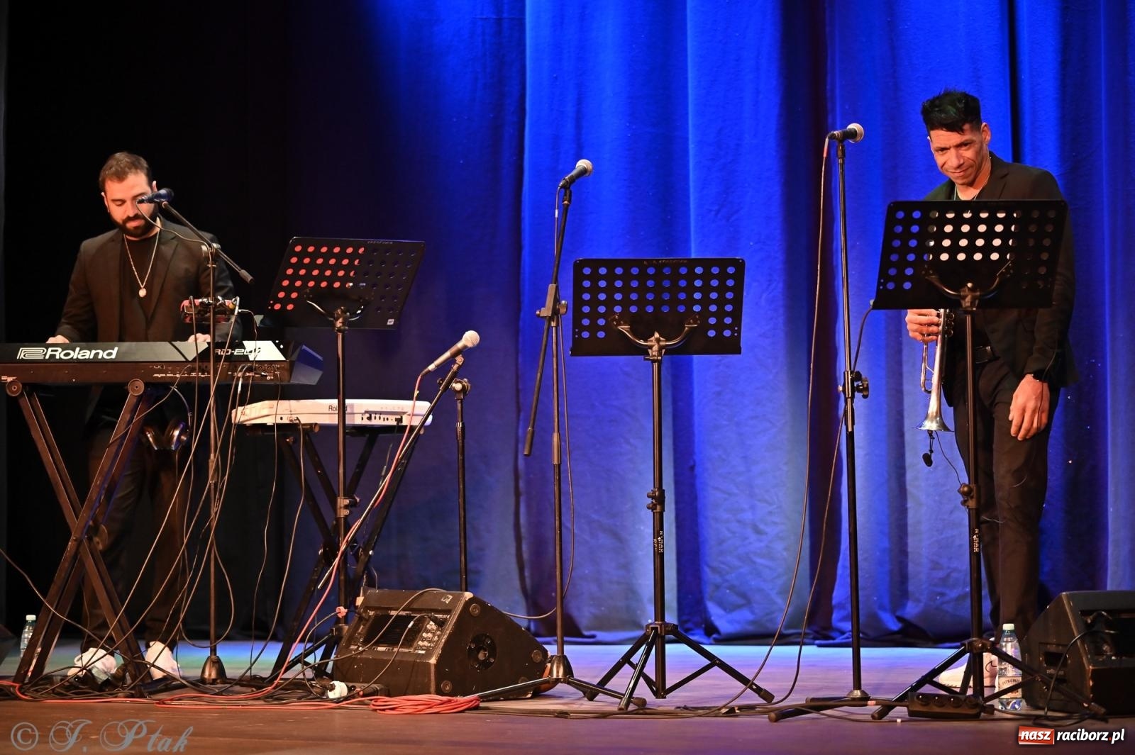 Zdjęcie w galerii na portalu naszraciborz.pl: SIESTA & MILAGRO – niezapomniany wieczór z Marcinem Kydryńskim i muzyką kubańską wiadomości z regionu