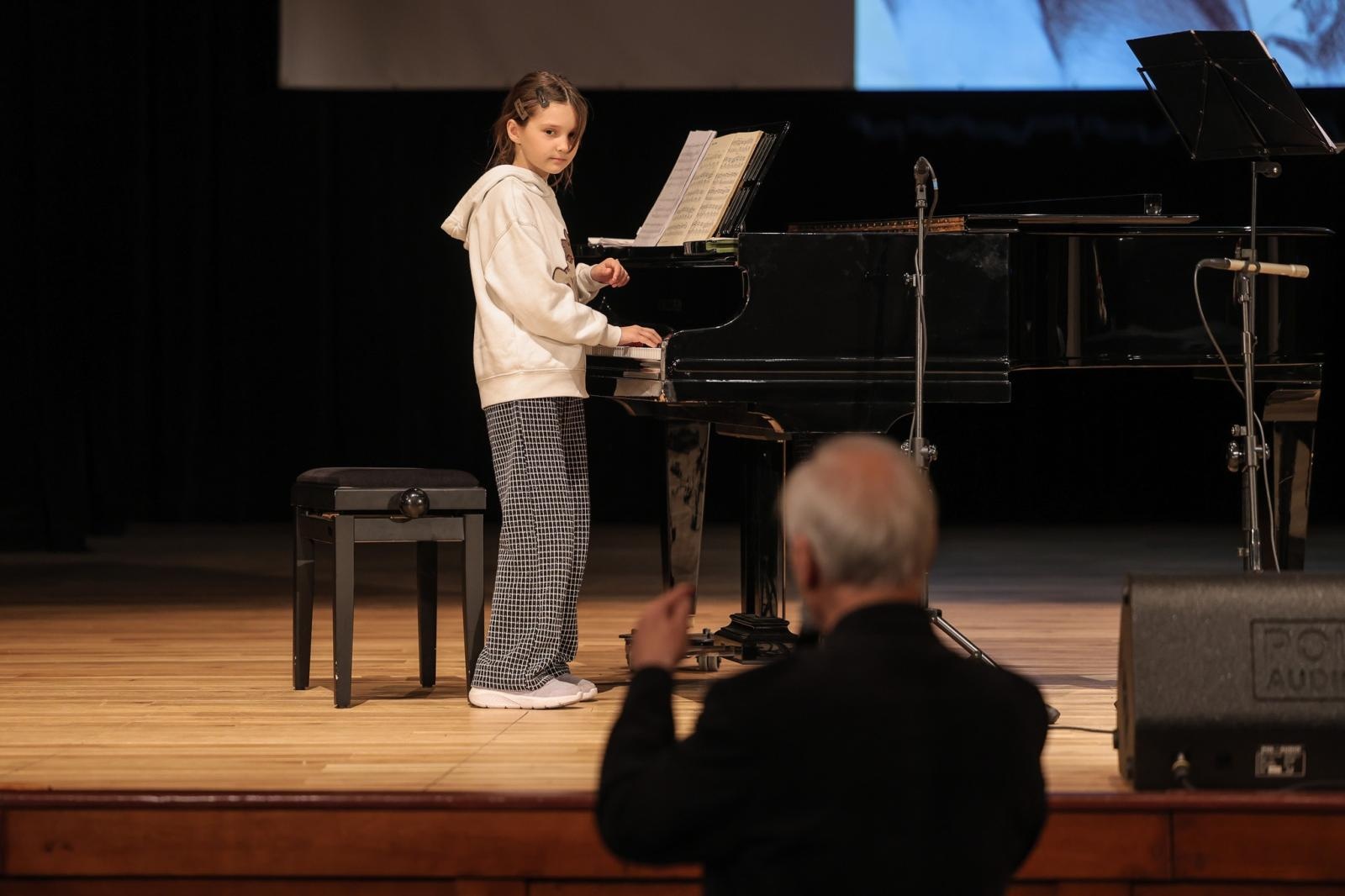 Zdjęcie w galerii na portalu naszraciborz.pl: Klarnet duży i mały, śpiący niedźwiedź i chopinowski akcent na koncertach umuzykalniających w RCK  wiadomości z regionu