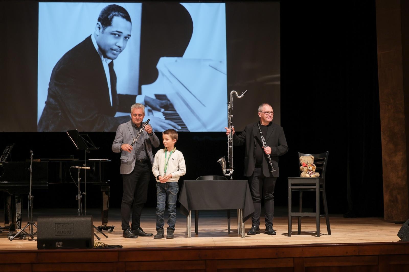 Zdjęcie w galerii na portalu naszraciborz.pl: Klarnet duży i mały, śpiący niedźwiedź i chopinowski akcent na koncertach umuzykalniających w RCK  wiadomości z regionu