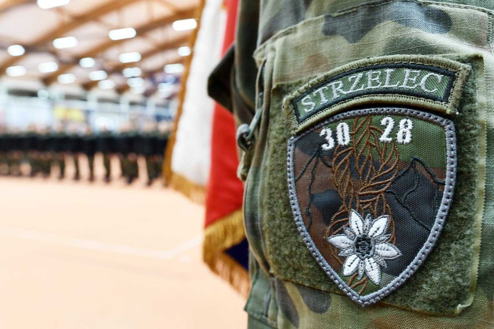 Zdjęcie w galerii na portalu naszraciborz.pl: Uroczyste ślubowanie uczniów klas I z Oddziałów o Profilu Mundurowym wiadomości z regionu