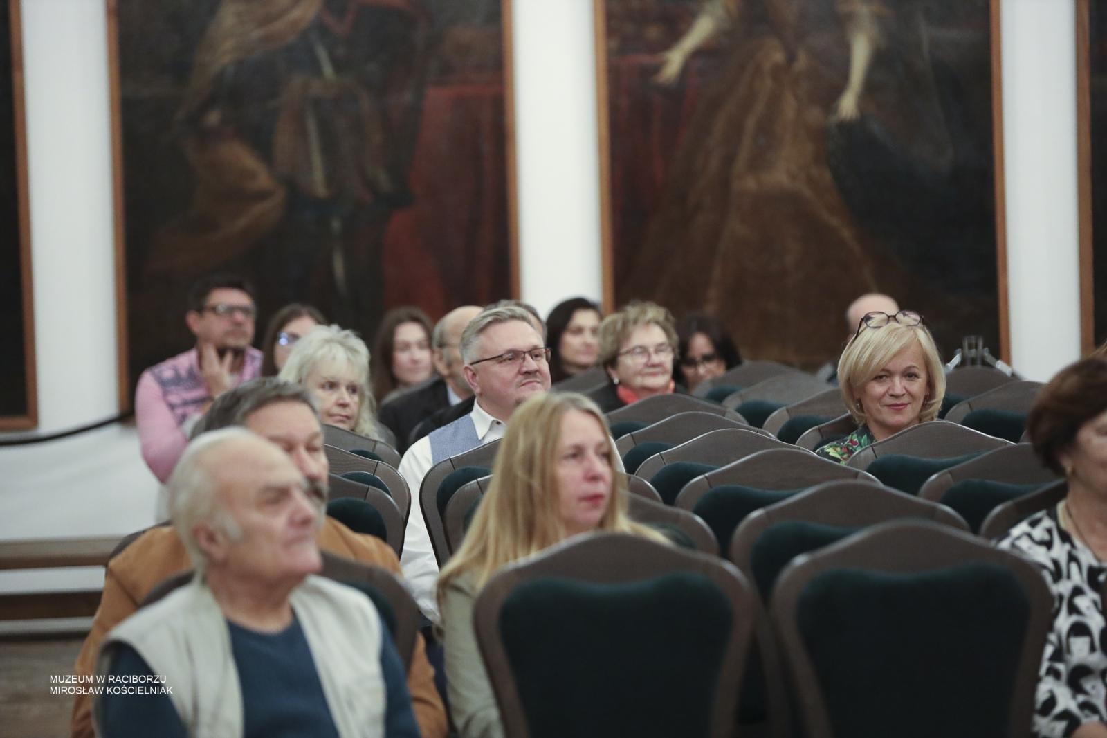 Zdjęcie w galerii na portalu naszraciborz.pl: Górale w rytmie drzeworytu. Jan Wałach i artyści z Istebnej w raciborskim Muzeum wiadomości z regionu