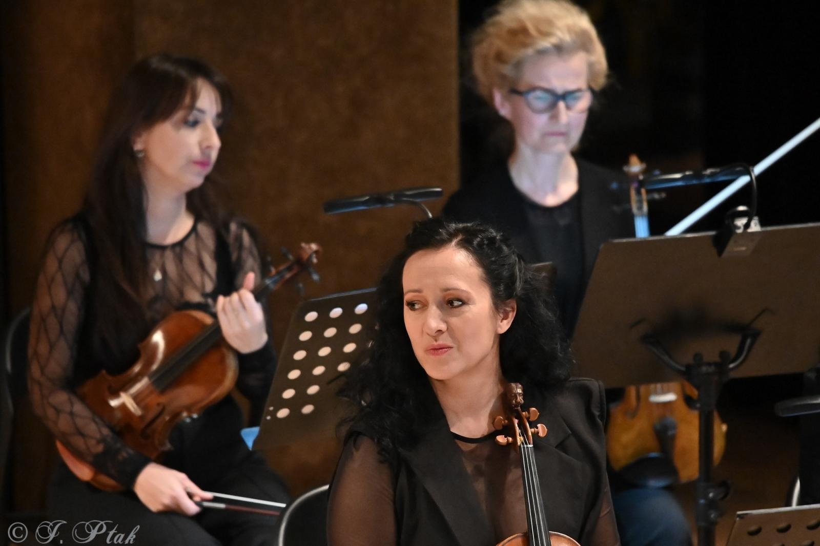 Zdjęcie w galerii na portalu naszraciborz.pl: AUKSO. Fantazja filmowa na deskach RCK w Raciborzu wiadomości z regionu