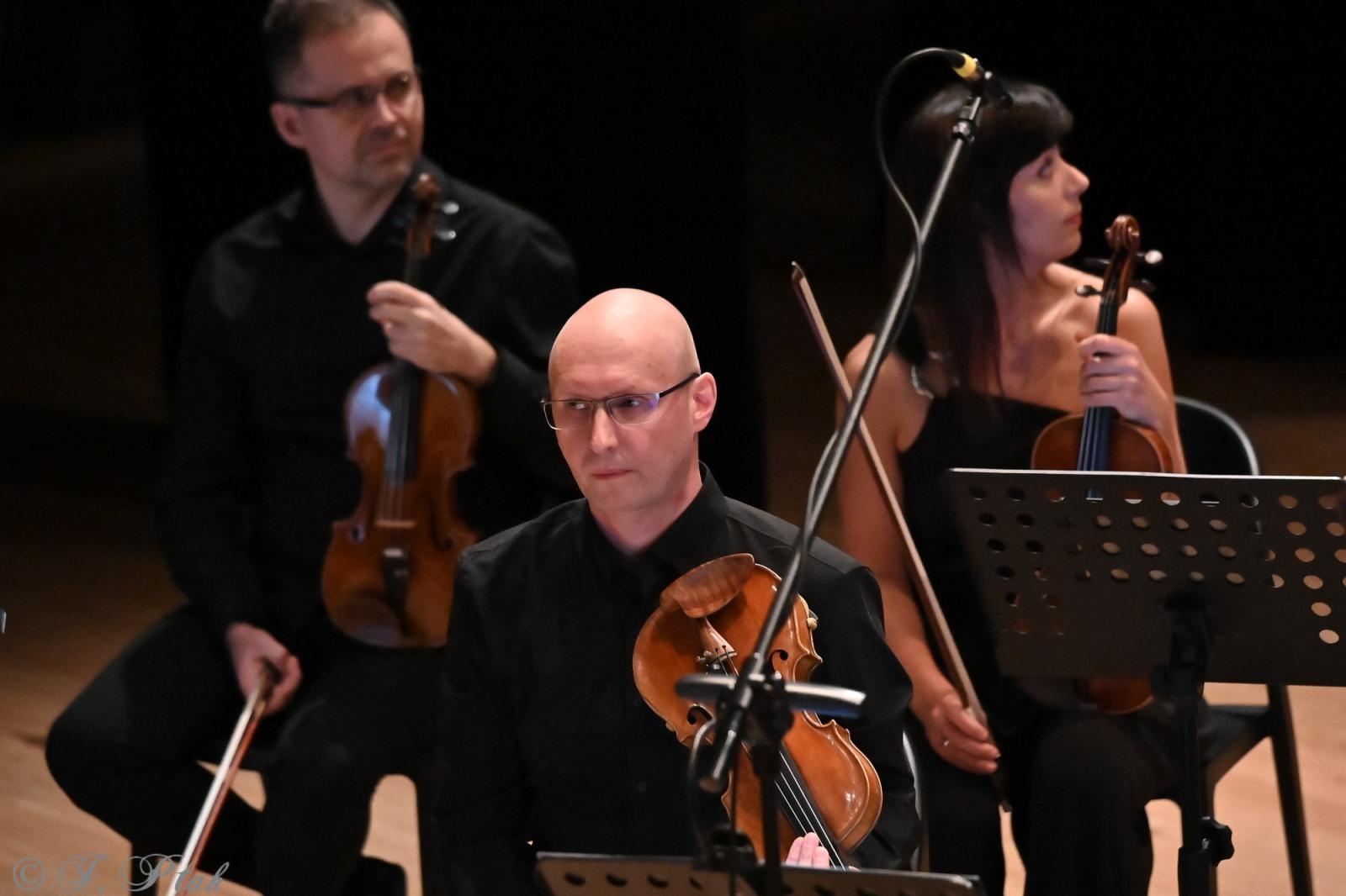 Zdjęcie w galerii na portalu naszraciborz.pl: AUKSO. Fantazja filmowa na deskach RCK w Raciborzu wiadomości z regionu