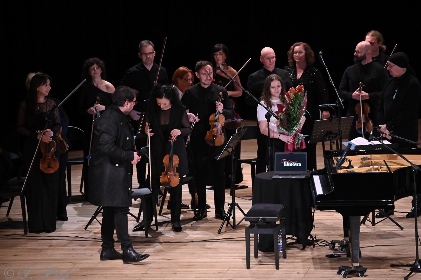 Zdjęcie w galerii na portalu naszraciborz.pl: AUKSO. Fantazja filmowa na deskach RCK w Raciborzu wiadomości z regionu