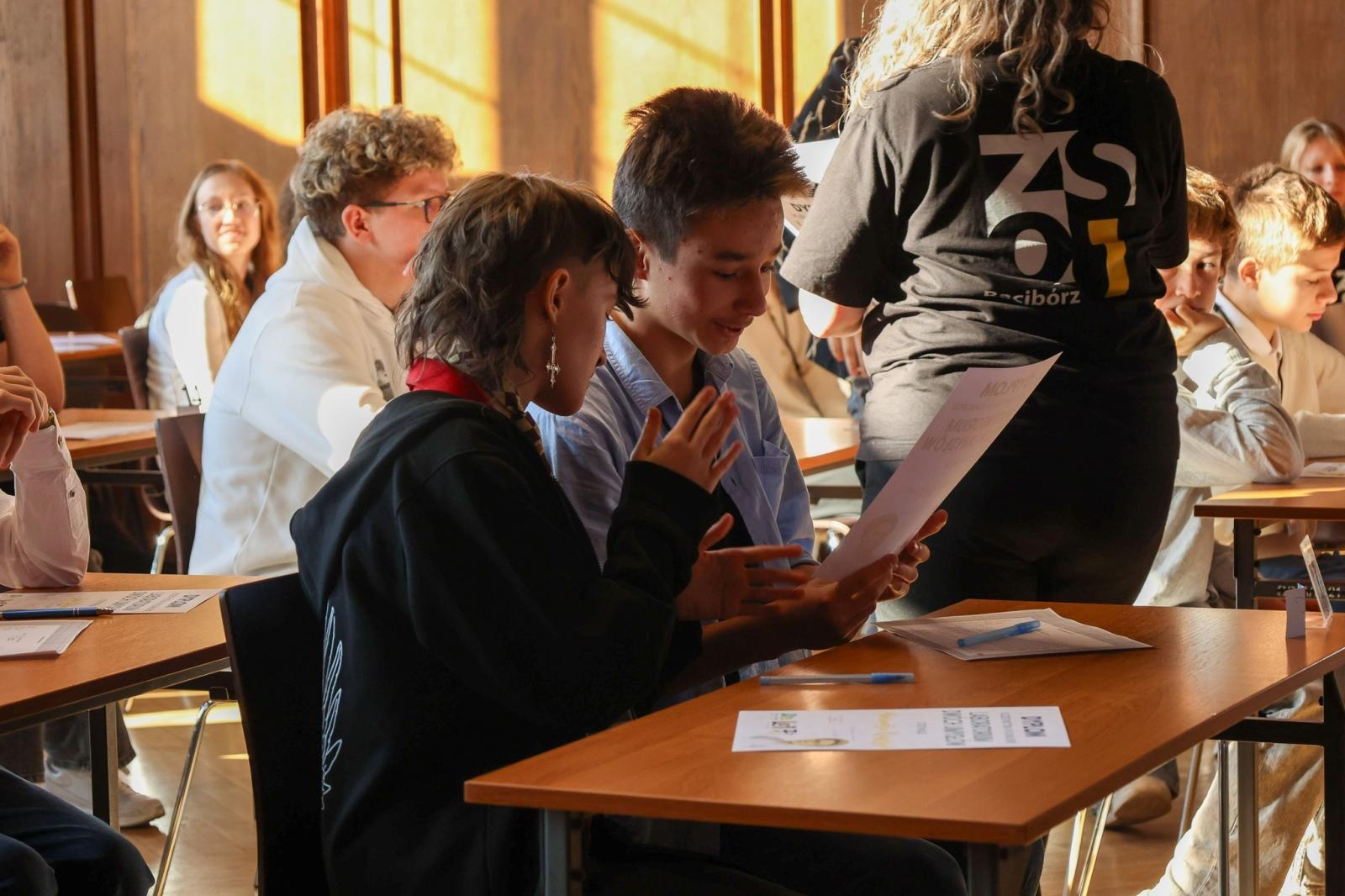 Zdjęcie w galerii na portalu naszraciborz.pl: Laboratorium Dwóch Umysłów - zmagania młodych chemików w ZSO nr 1 wiadomości z regionu