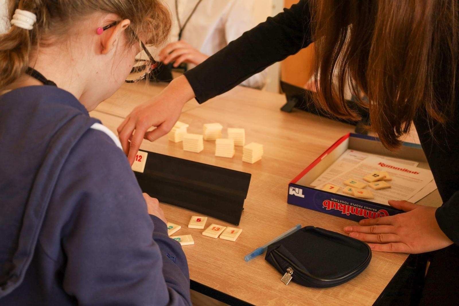 Zdjęcie w galerii na portalu naszraciborz.pl: Laboratorium Dwóch Umysłów - zmagania młodych chemików w ZSO nr 1 wiadomości z regionu