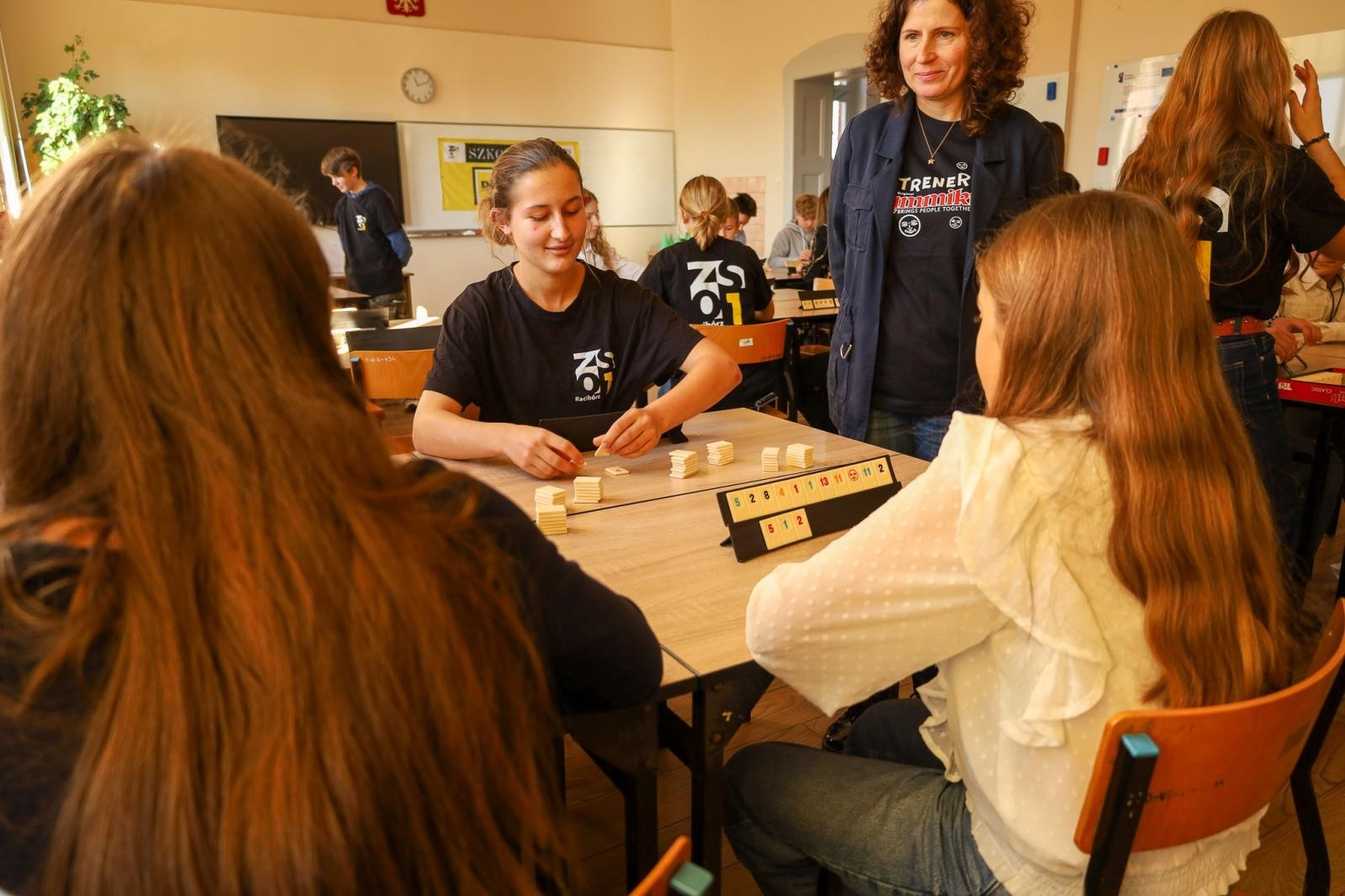 Zdjęcie w galerii na portalu naszraciborz.pl: Laboratorium Dwóch Umysłów - zmagania młodych chemików w ZSO nr 1 wiadomości z regionu