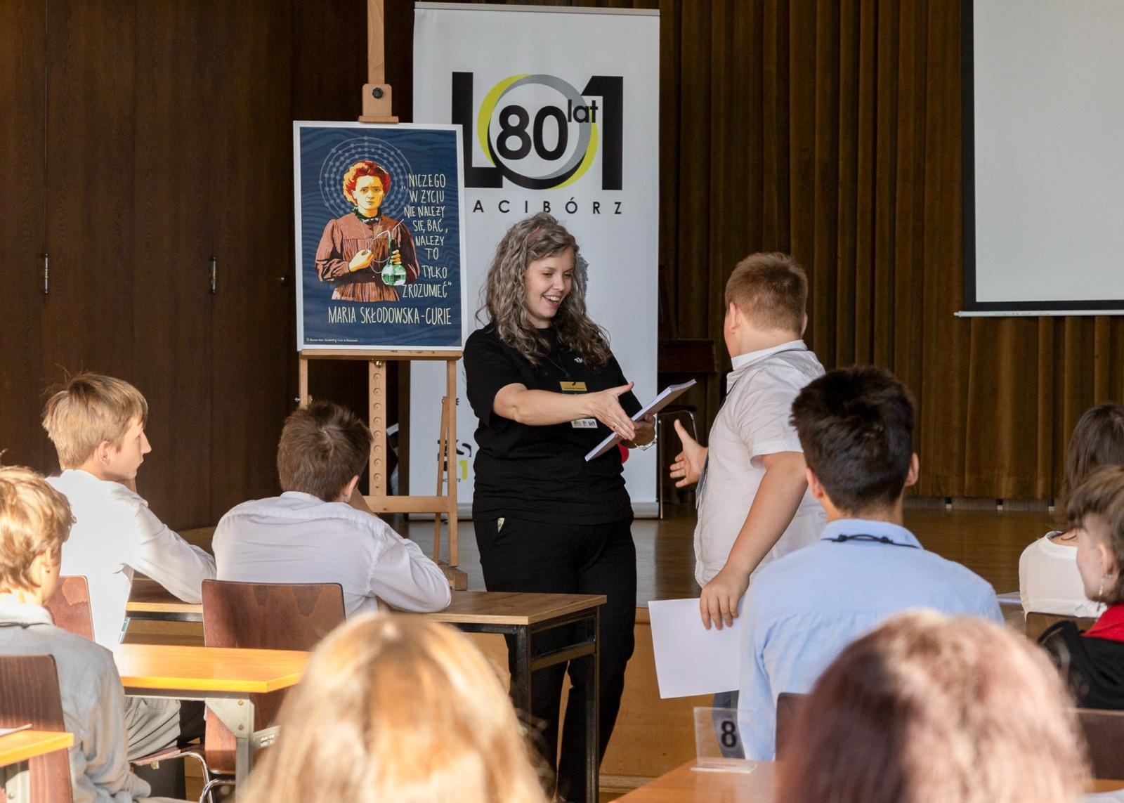 Zdjęcie w galerii na portalu naszraciborz.pl: Laboratorium Dwóch Umysłów - zmagania młodych chemików w ZSO nr 1 wiadomości z regionu