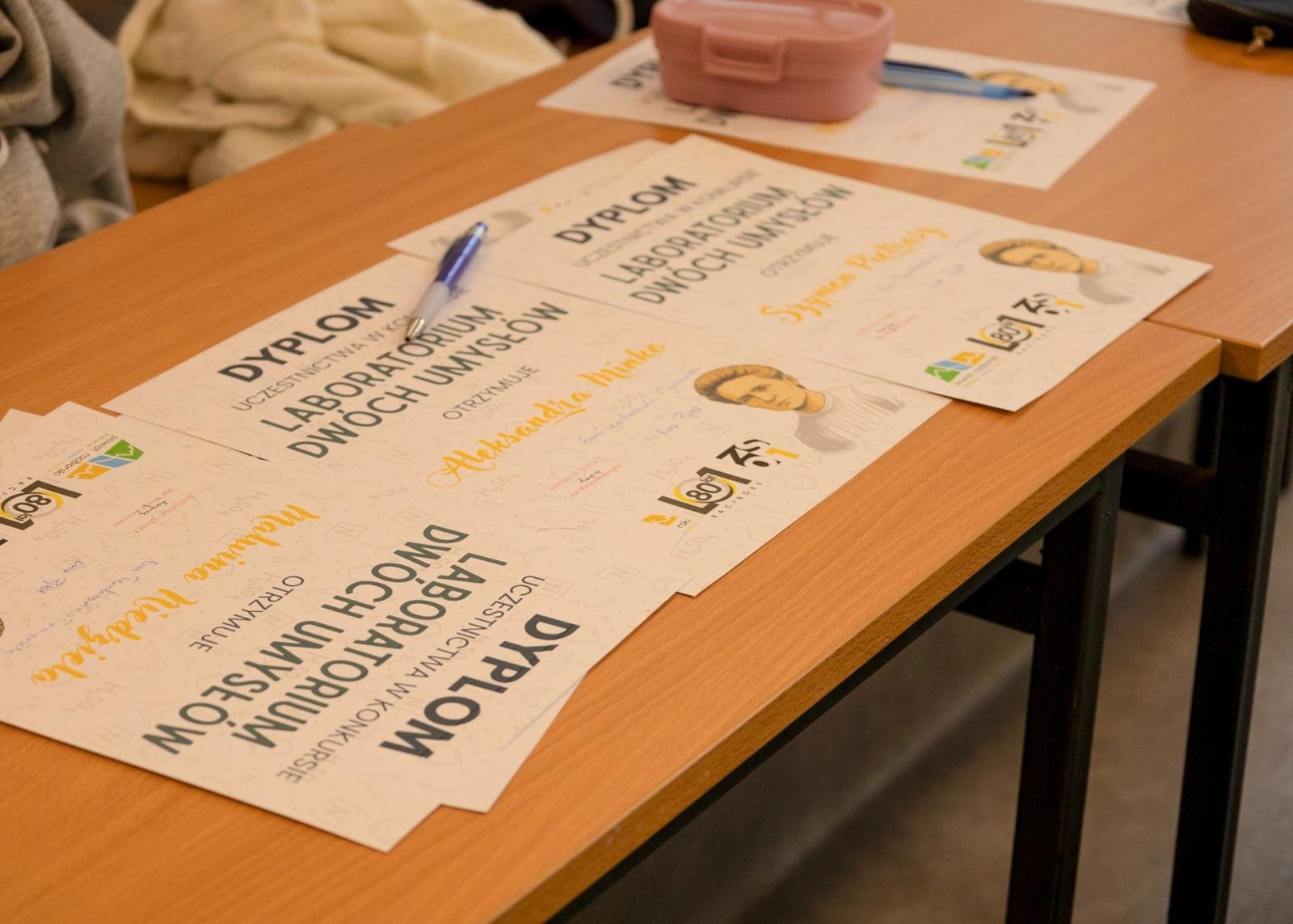 Zdjęcie w galerii na portalu naszraciborz.pl: Laboratorium Dwóch Umysłów - zmagania młodych chemików w ZSO nr 1 wiadomości z regionu