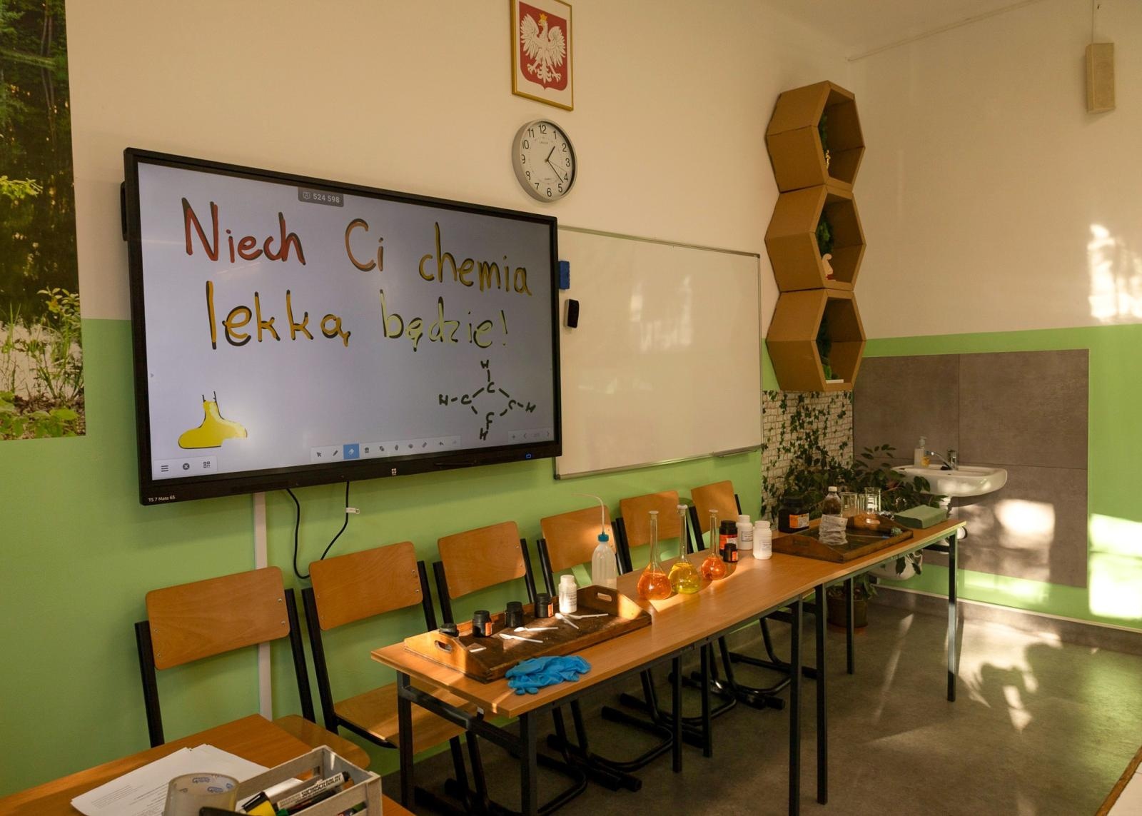 Zdjęcie w galerii na portalu naszraciborz.pl: Laboratorium Dwóch Umysłów - zmagania młodych chemików w ZSO nr 1 wiadomości z regionu