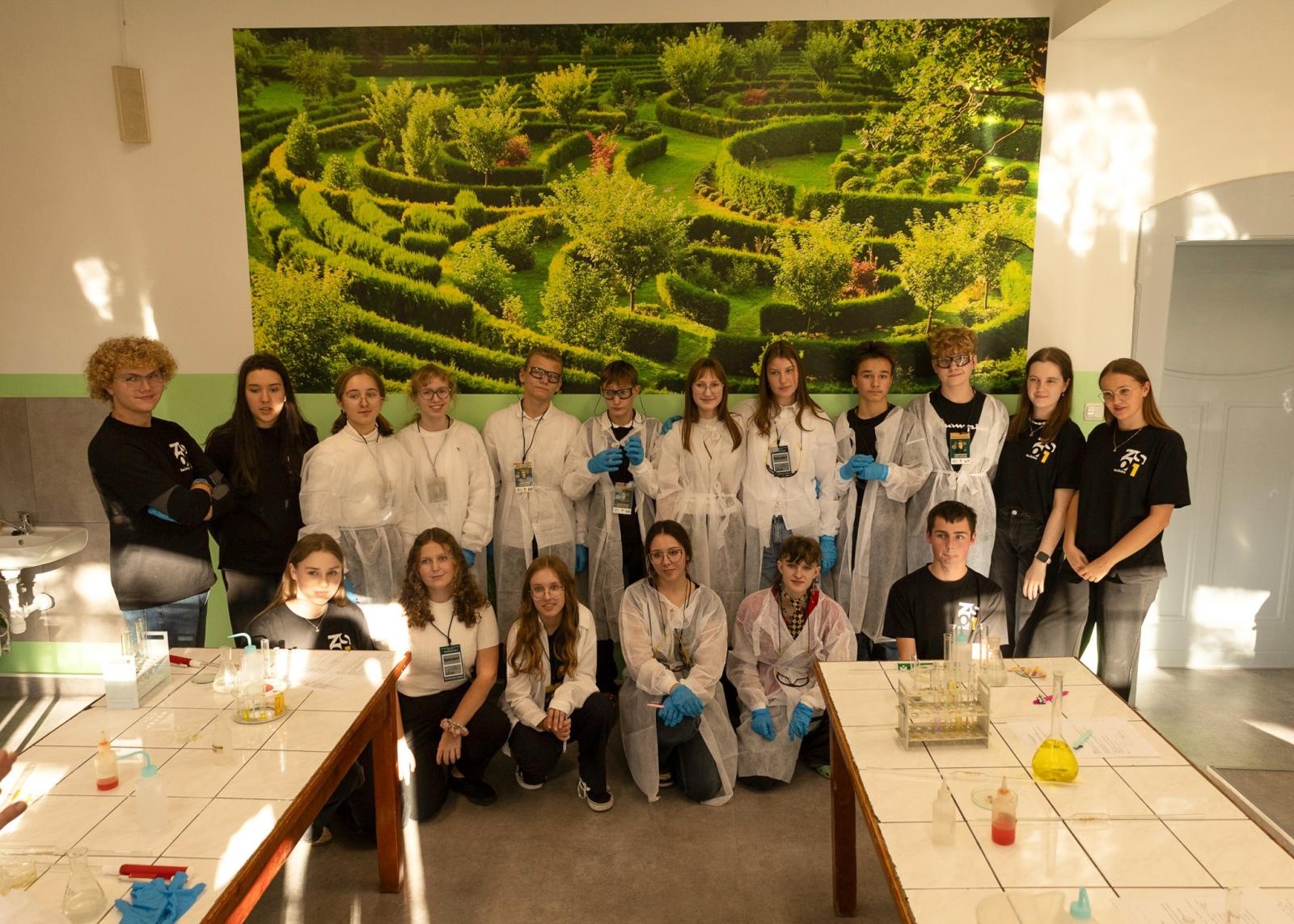 Zdjęcie w galerii na portalu naszraciborz.pl: Laboratorium Dwóch Umysłów - zmagania młodych chemików w ZSO nr 1 wiadomości z regionu