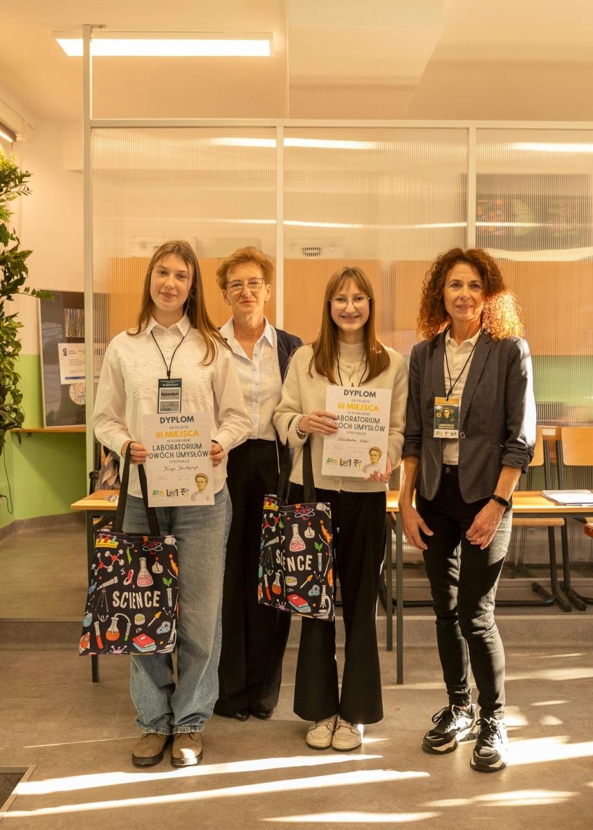 Zdjęcie w galerii na portalu naszraciborz.pl: Laboratorium Dwóch Umysłów - zmagania młodych chemików w ZSO nr 1 wiadomości z regionu