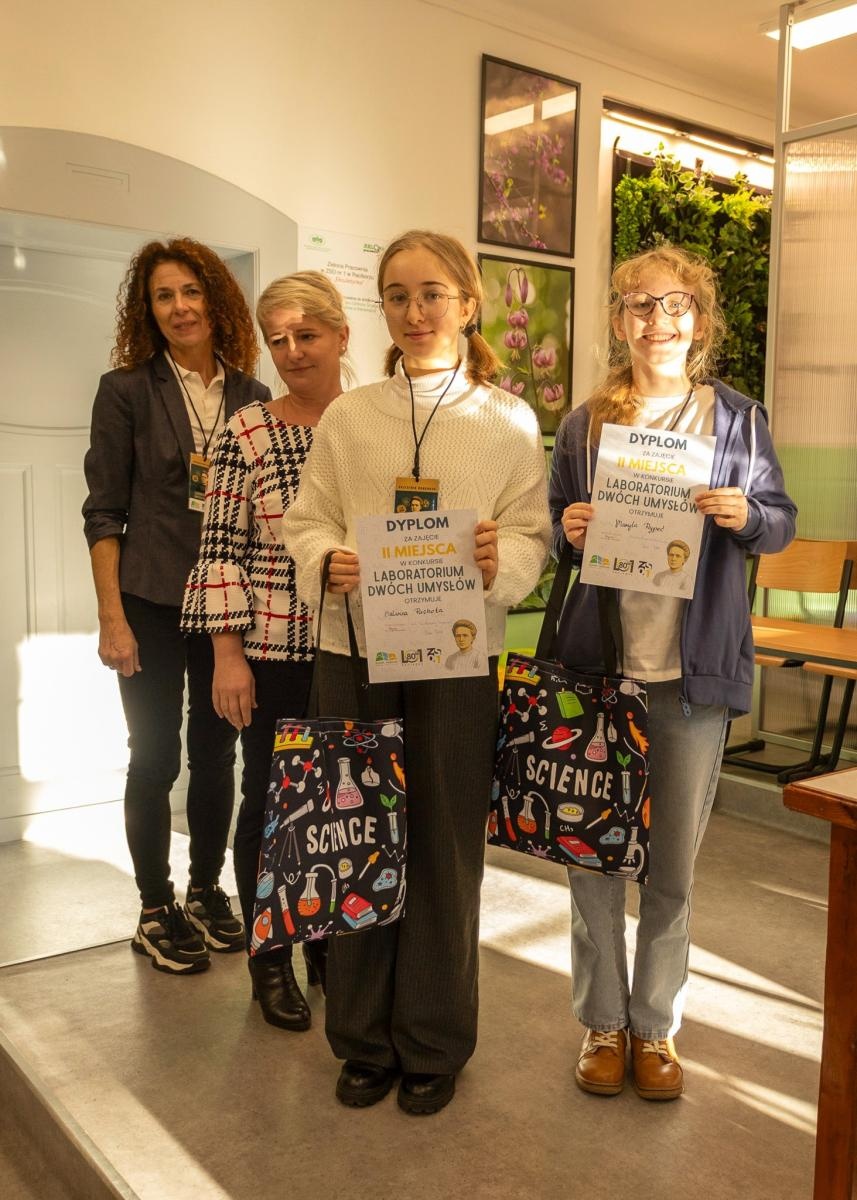 Zdjęcie w galerii na portalu naszraciborz.pl: Laboratorium Dwóch Umysłów - zmagania młodych chemików w ZSO nr 1 wiadomości z regionu