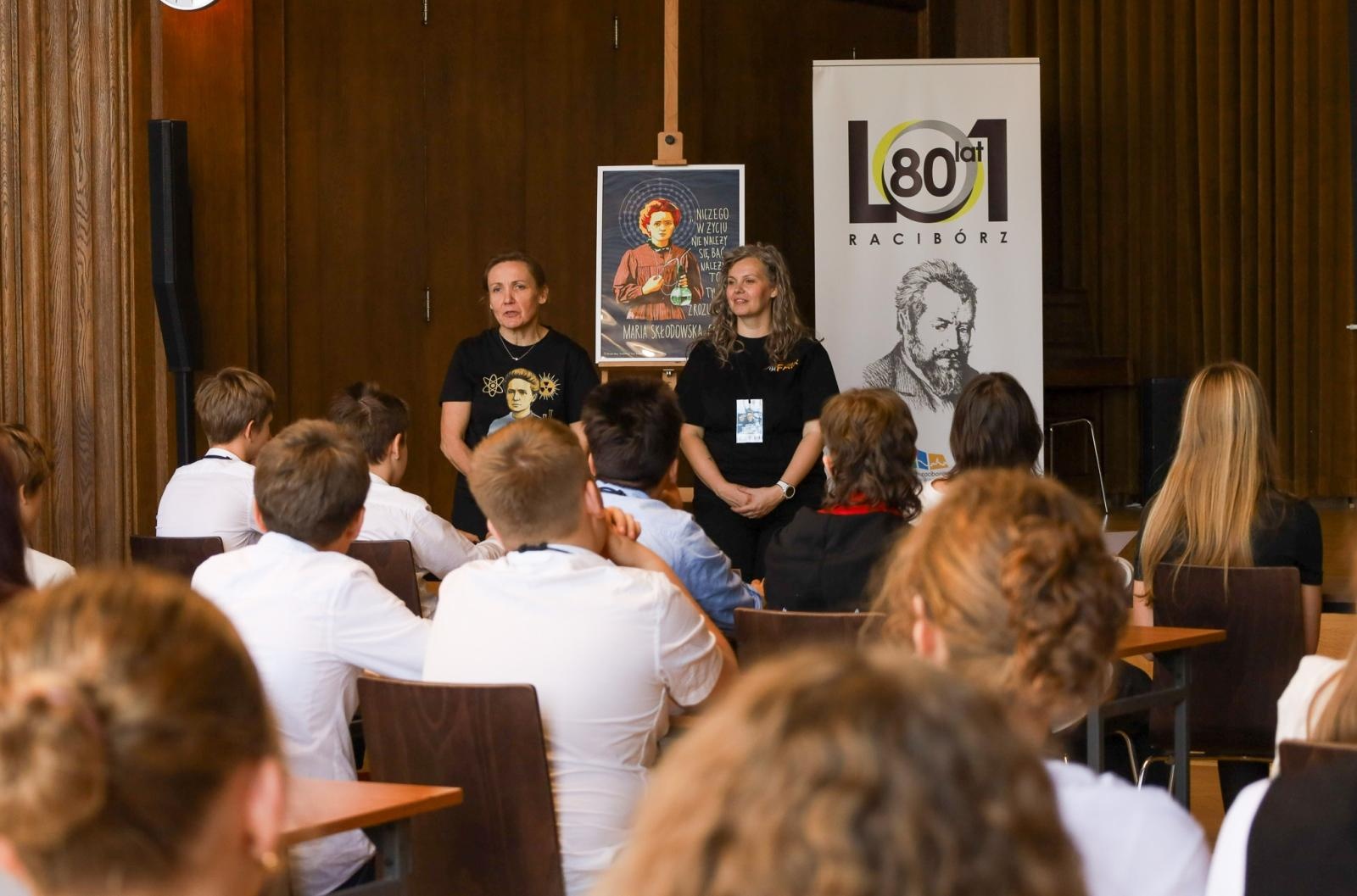 Zdjęcie w galerii na portalu naszraciborz.pl: Laboratorium Dwóch Umysłów - zmagania młodych chemików w ZSO nr 1 wiadomości z regionu