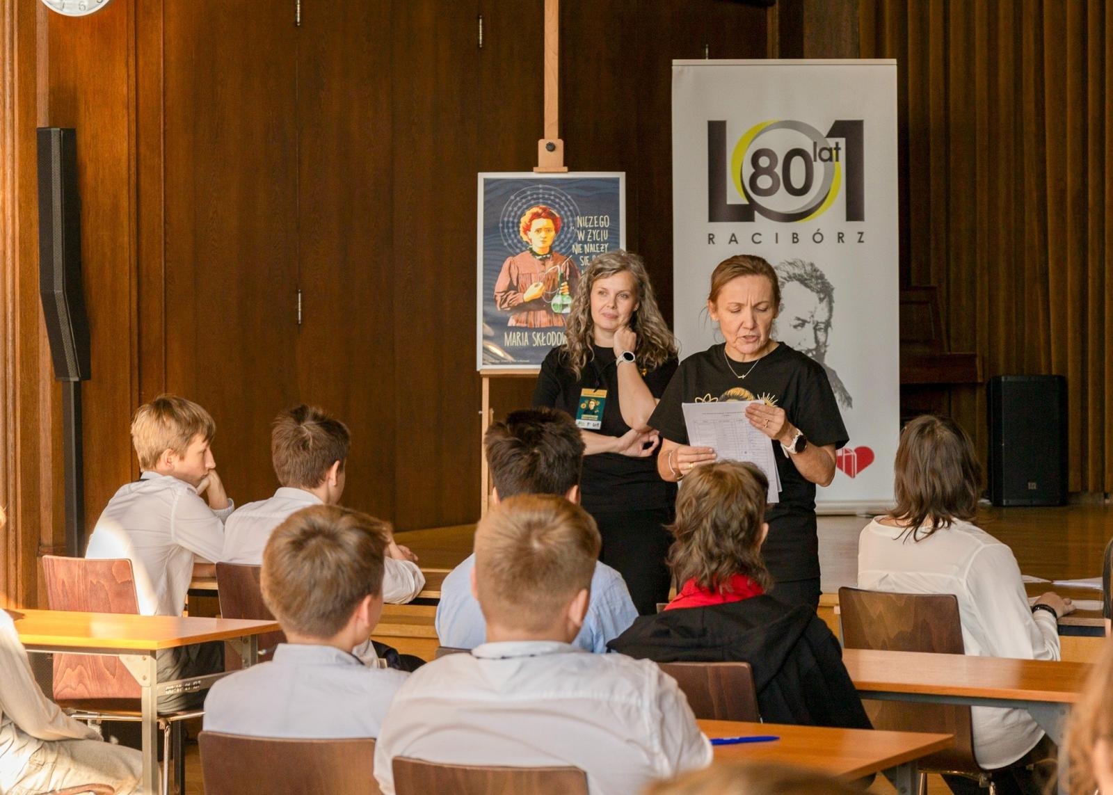 Zdjęcie w galerii na portalu naszraciborz.pl: Laboratorium Dwóch Umysłów - zmagania młodych chemików w ZSO nr 1 wiadomości z regionu