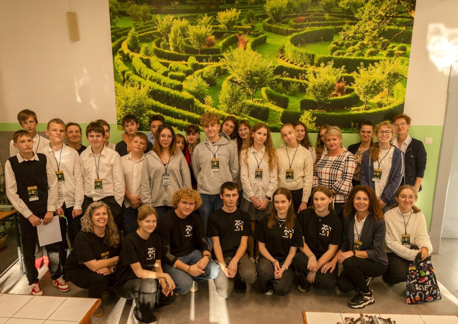 Zdjęcie w galerii na portalu naszraciborz.pl: Laboratorium Dwóch Umysłów - zmagania młodych chemików w ZSO nr 1 wiadomości z regionu