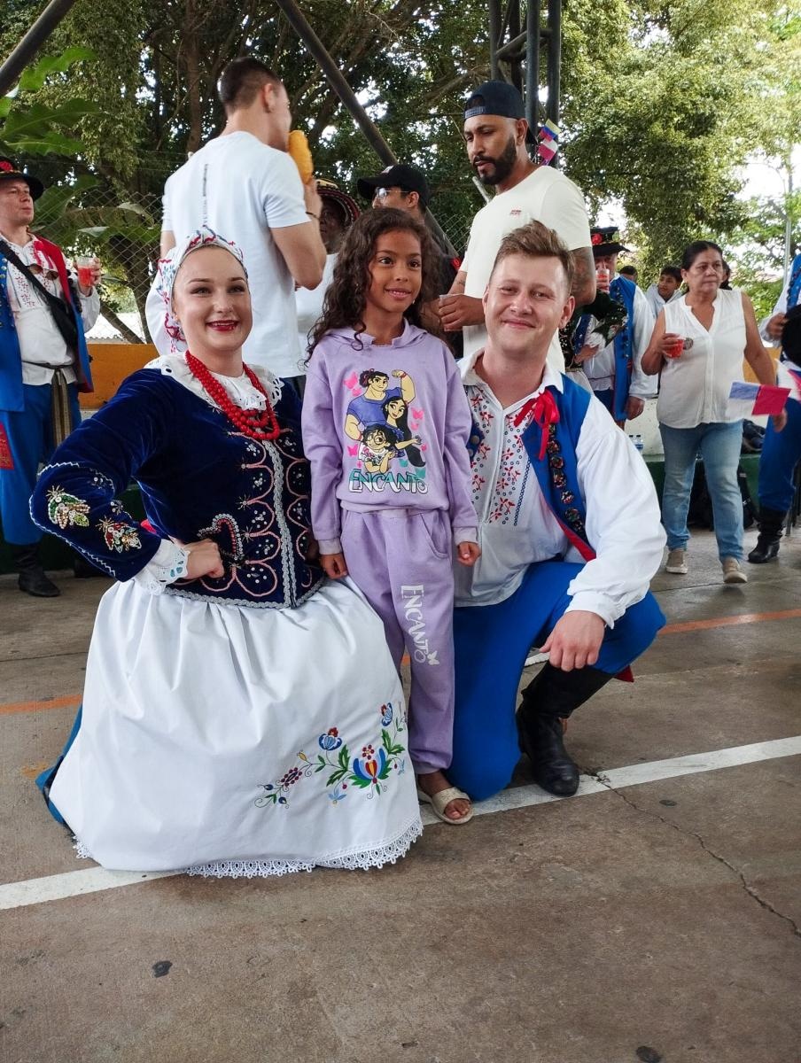 Zdjęcie w galerii na portalu naszraciborz.pl: Raciborzanie ze Źródła koncertowali w Ameryce Południowej wiadomości z regionu