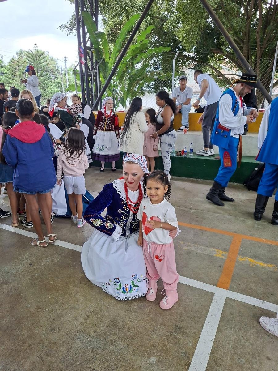 Zdjęcie w galerii na portalu naszraciborz.pl: Raciborzanie ze Źródła koncertowali w Ameryce Południowej wiadomości z regionu