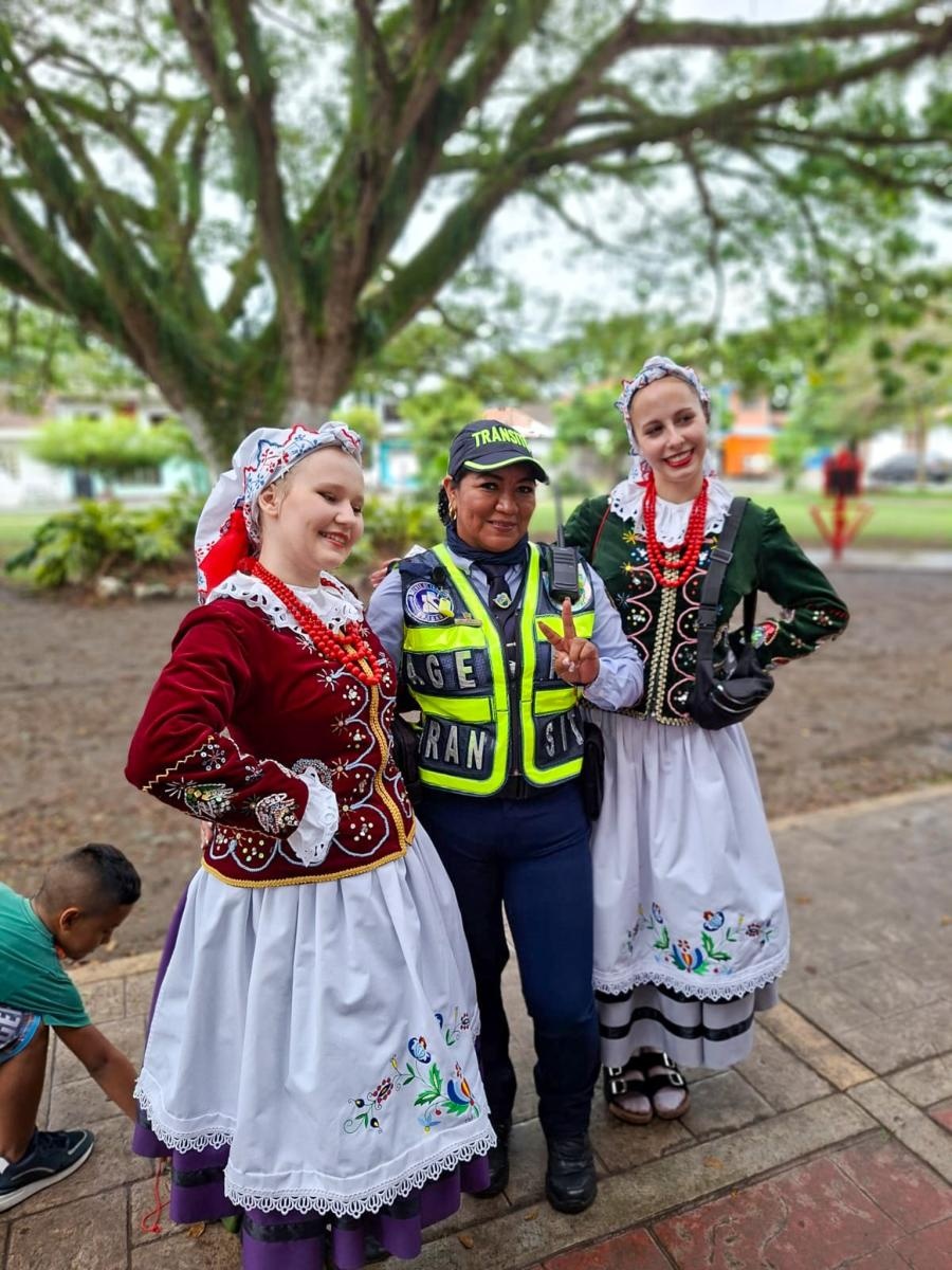 Zdjęcie w galerii na portalu naszraciborz.pl: Raciborzanie ze Źródła koncertowali w Ameryce Południowej wiadomości z regionu