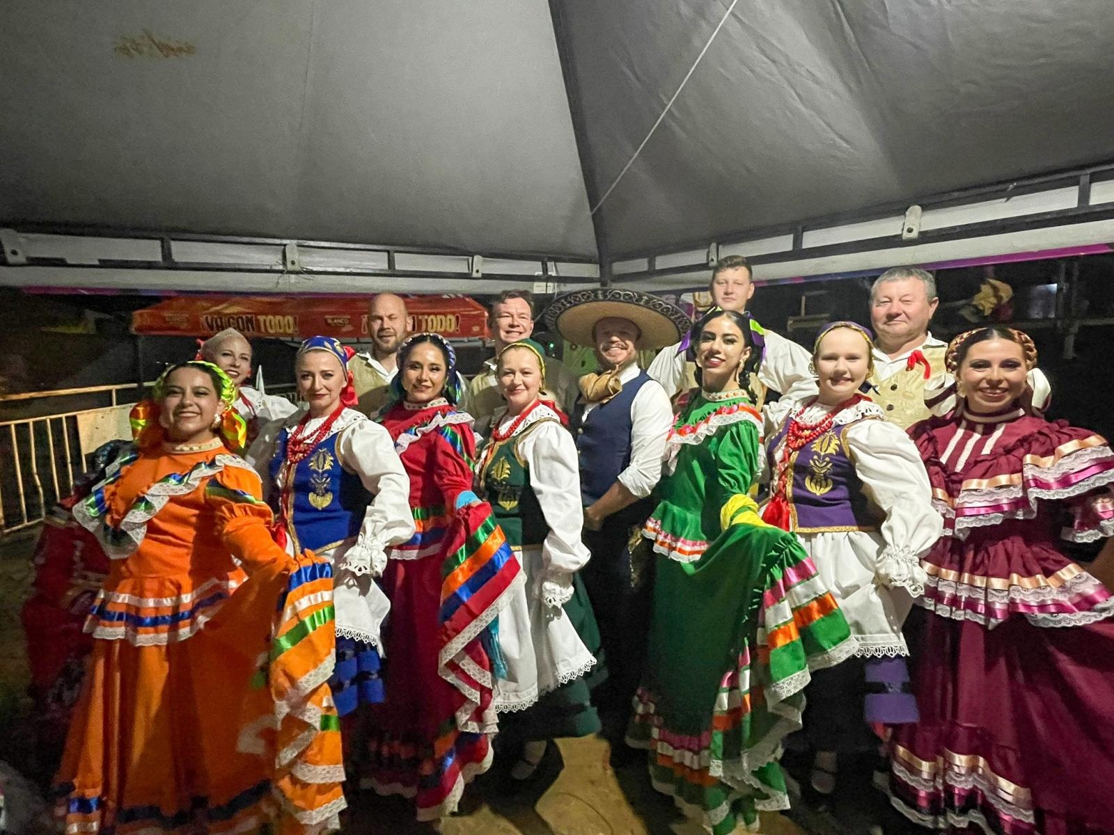 Zdjęcie w galerii na portalu naszraciborz.pl: Raciborzanie ze Źródła koncertowali w Ameryce Południowej wiadomości z regionu