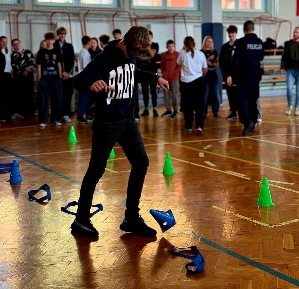 Zdjęcie w galerii na portalu naszraciborz.pl: Dzielnicowi z Krzyżanowic o uzależnieniach behawioralnych – zajęcia profilaktyczne w Tworkowie wiadomości z regionu