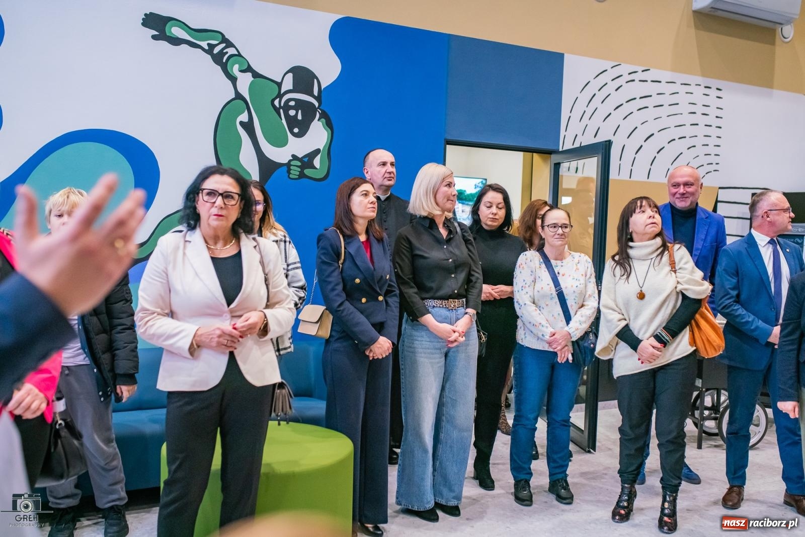 Zdjęcie w galerii na portalu naszraciborz.pl: Powstawało w bólach, ale już jest! Lodowisko Piastor oficjalnie otwarte [FOTO i WIDEO] wiadomości z regionu