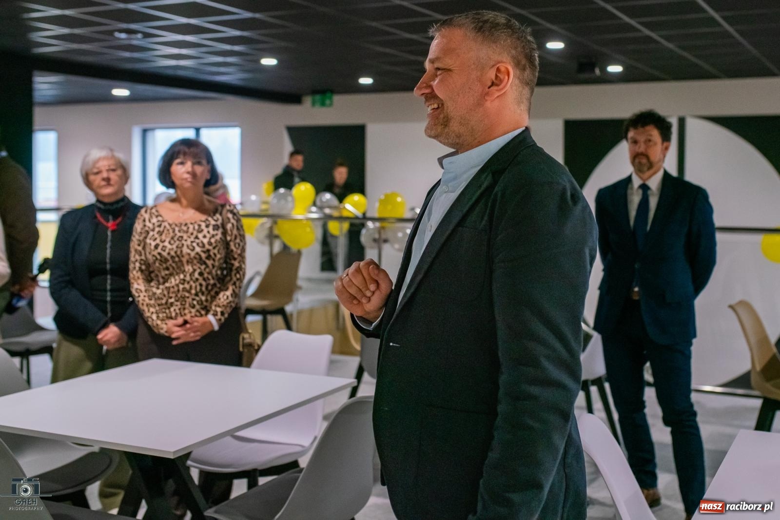 Zdjęcie w galerii na portalu naszraciborz.pl: Powstawało w bólach, ale już jest! Lodowisko Piastor oficjalnie otwarte [FOTO i WIDEO] wiadomości z regionu