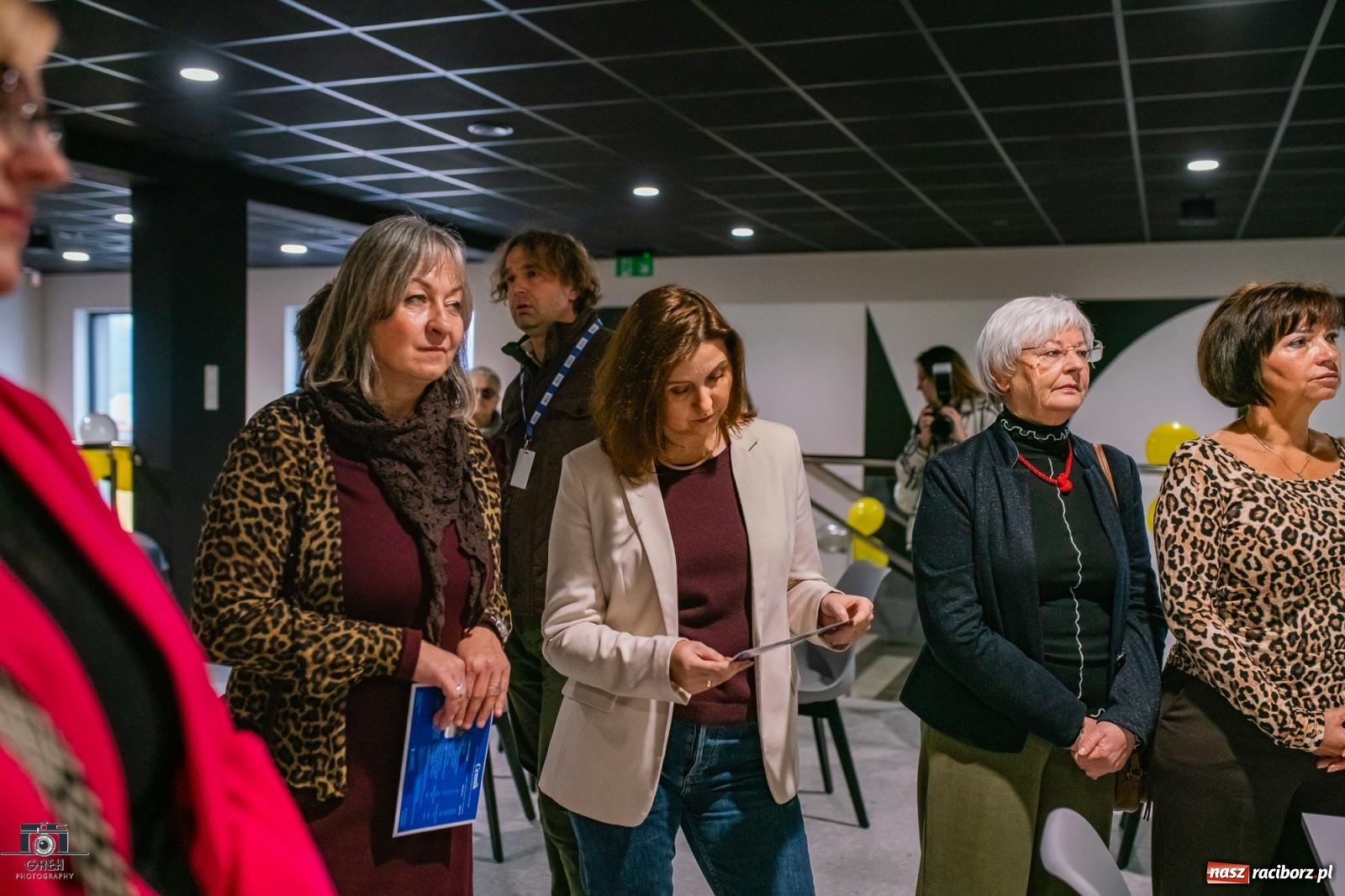 Zdjęcie w galerii na portalu naszraciborz.pl: Powstawało w bólach, ale już jest! Lodowisko Piastor oficjalnie otwarte [FOTO i WIDEO] wiadomości z regionu