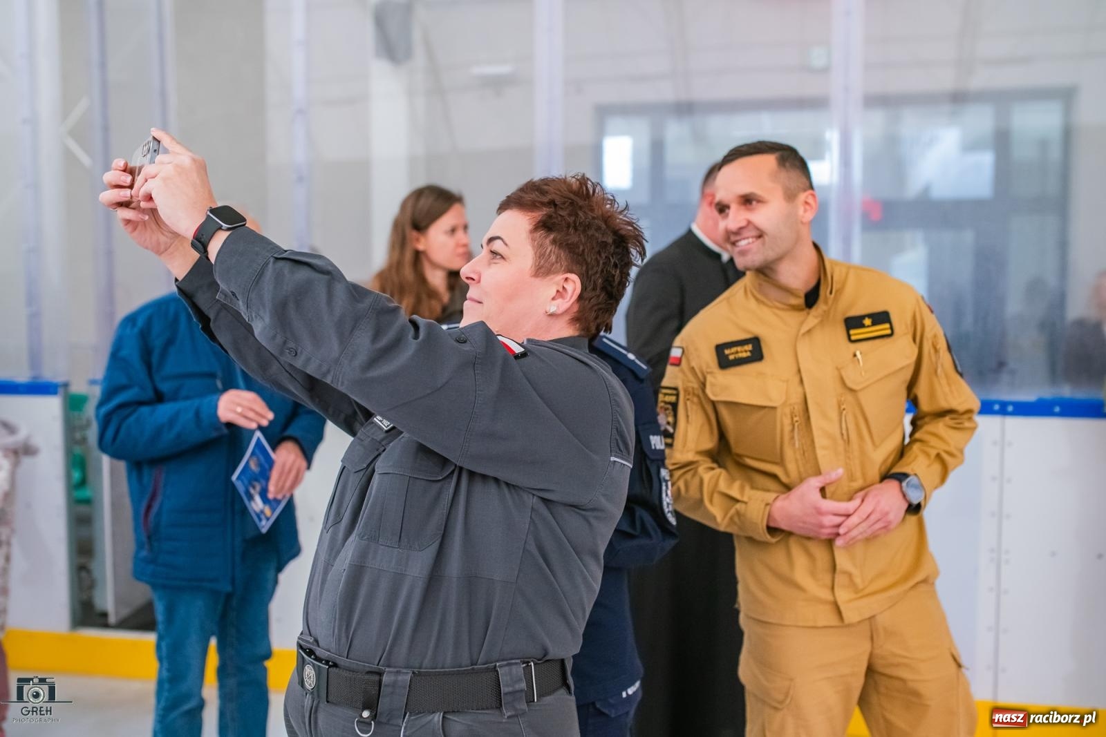Zdjęcie w galerii na portalu naszraciborz.pl: Powstawało w bólach, ale już jest! Lodowisko Piastor oficjalnie otwarte [FOTO i WIDEO] wiadomości z regionu