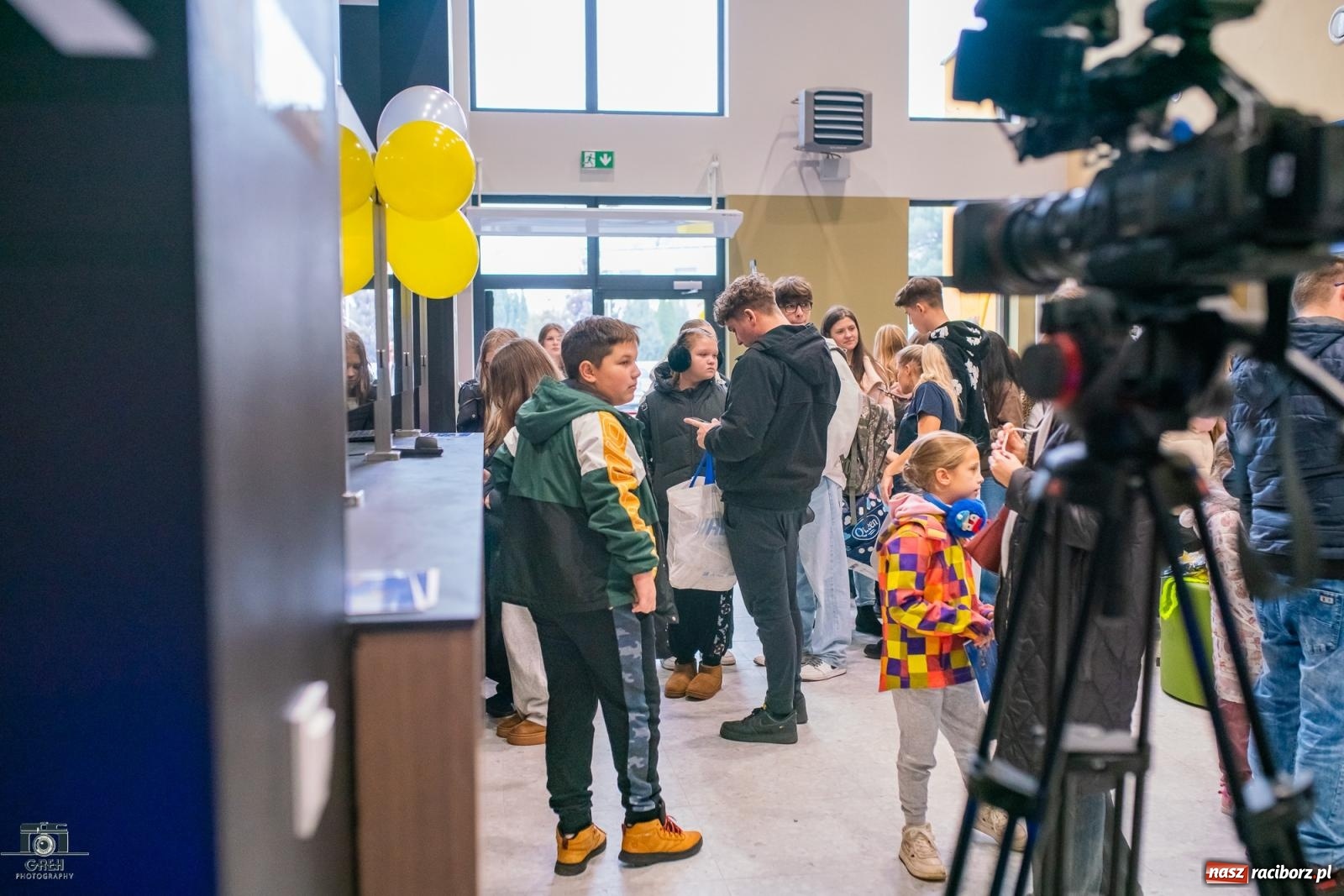 Zdjęcie w galerii na portalu naszraciborz.pl: Powstawało w bólach, ale już jest! Lodowisko Piastor oficjalnie otwarte [FOTO i WIDEO] wiadomości z regionu