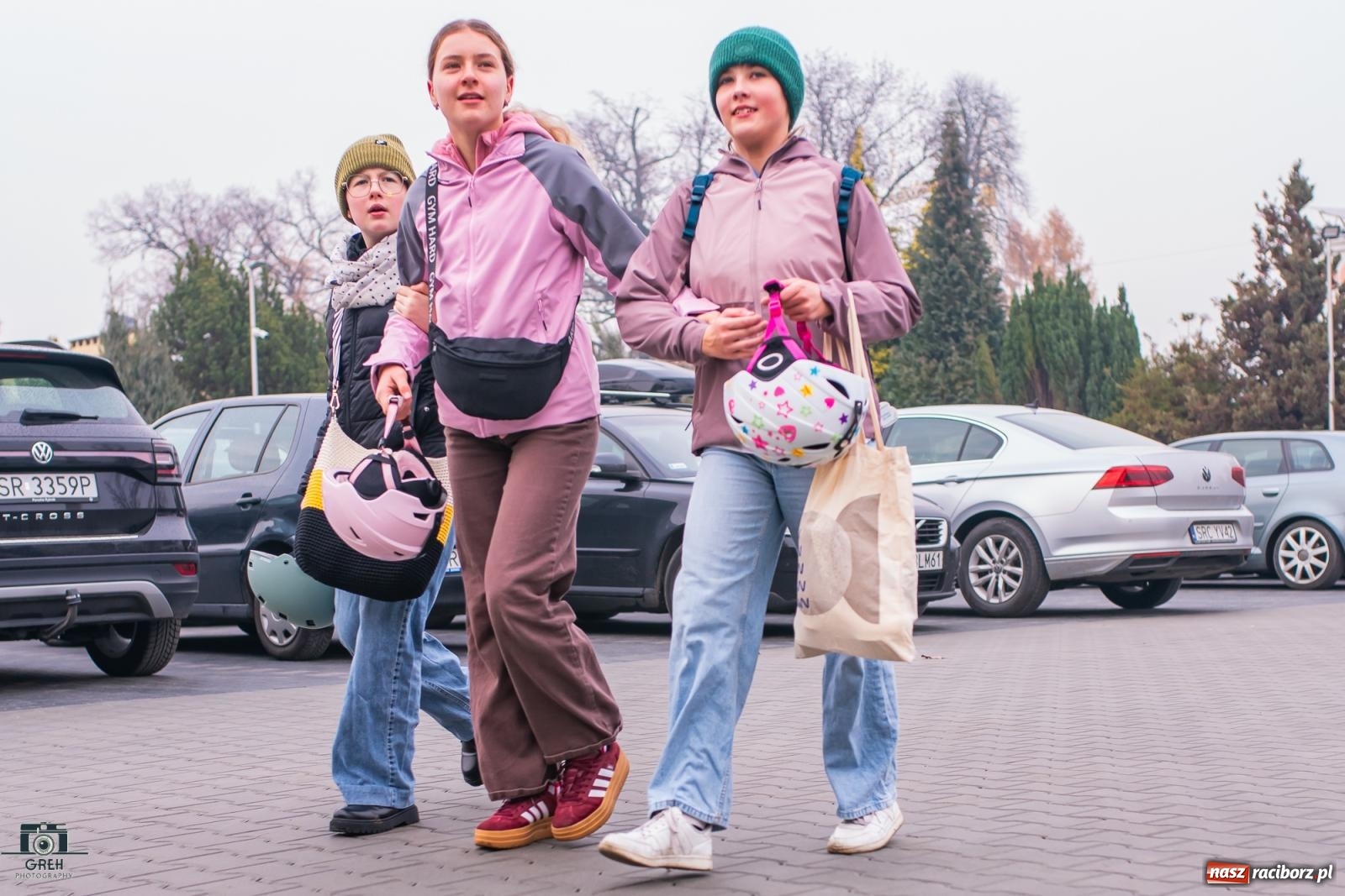 Zdjęcie w galerii na portalu naszraciborz.pl: Powstawało w bólach, ale już jest! Lodowisko Piastor oficjalnie otwarte [FOTO i WIDEO] wiadomości z regionu