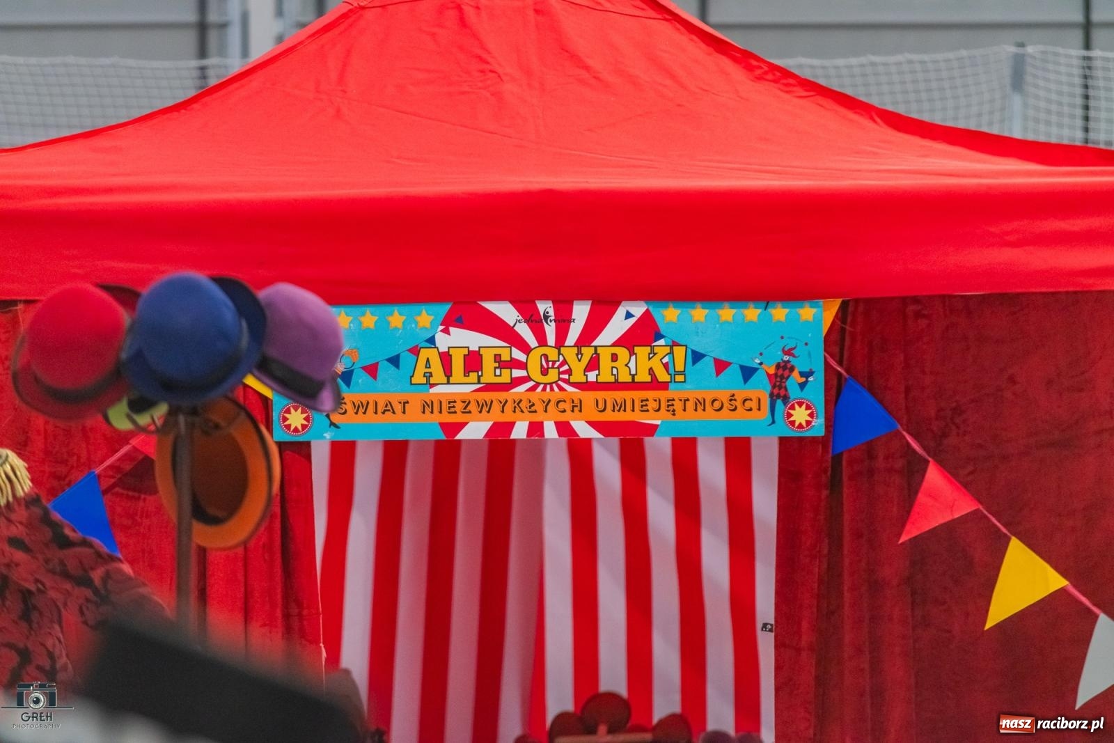 Zdjęcie w galerii na portalu naszraciborz.pl: Powstawało w bólach, ale już jest! Lodowisko Piastor oficjalnie otwarte [FOTO i WIDEO] wiadomości z regionu