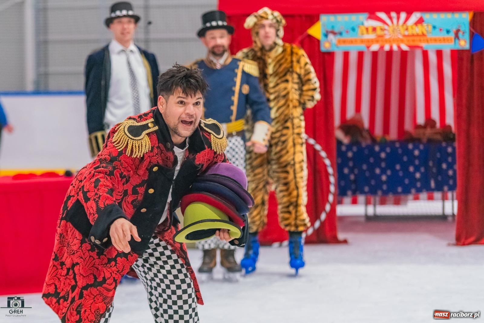 Zdjęcie w galerii na portalu naszraciborz.pl: Powstawało w bólach, ale już jest! Lodowisko Piastor oficjalnie otwarte [FOTO i WIDEO] wiadomości z regionu