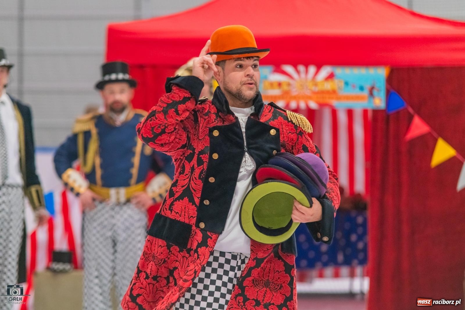 Zdjęcie w galerii na portalu naszraciborz.pl: Powstawało w bólach, ale już jest! Lodowisko Piastor oficjalnie otwarte [FOTO i WIDEO] wiadomości z regionu