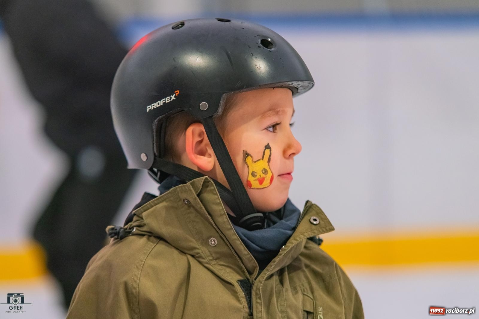 Zdjęcie w galerii na portalu naszraciborz.pl: Powstawało w bólach, ale już jest! Lodowisko Piastor oficjalnie otwarte [FOTO i WIDEO] wiadomości z regionu