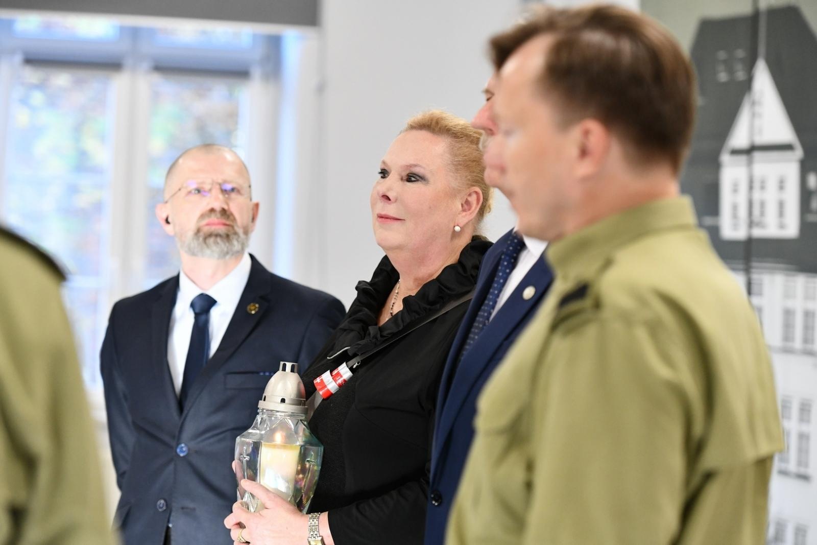 Zdjęcie w galerii na portalu naszraciborz.pl: Ogień Niepodległości dotarł do Śląskiego Oddziału Straży Granicznej wiadomości z regionu