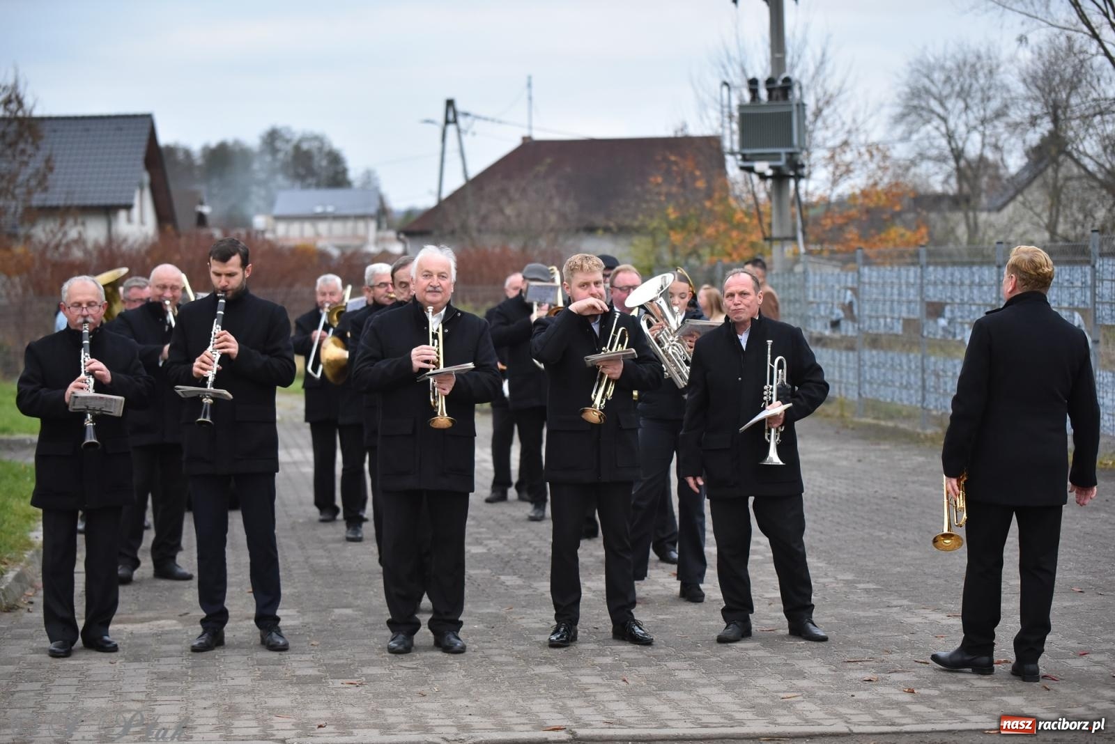 Zdjęcie w galerii na portalu naszraciborz.pl: Rogale i muzyka. Święty Marcin ponownie zawitał do Krzanowic wiadomości z regionu