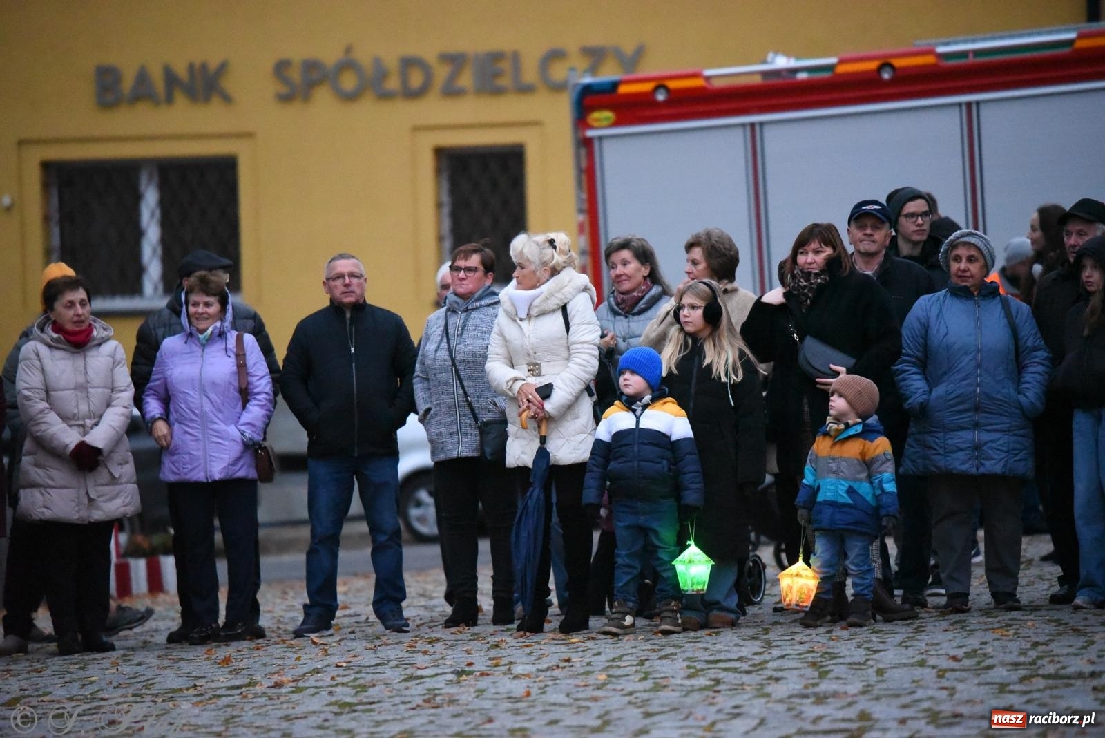 Zdjęcie w galerii na portalu naszraciborz.pl: Rogale i muzyka. Święty Marcin ponownie zawitał do Krzanowic wiadomości z regionu