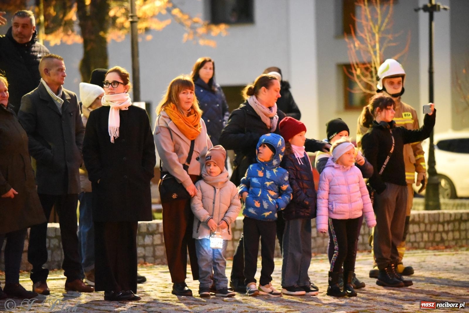 Zdjęcie w galerii na portalu naszraciborz.pl: Rogale i muzyka. Święty Marcin ponownie zawitał do Krzanowic wiadomości z regionu