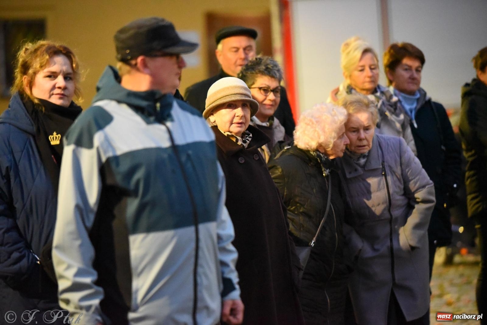 Zdjęcie w galerii na portalu naszraciborz.pl: Rogale i muzyka. Święty Marcin ponownie zawitał do Krzanowic wiadomości z regionu