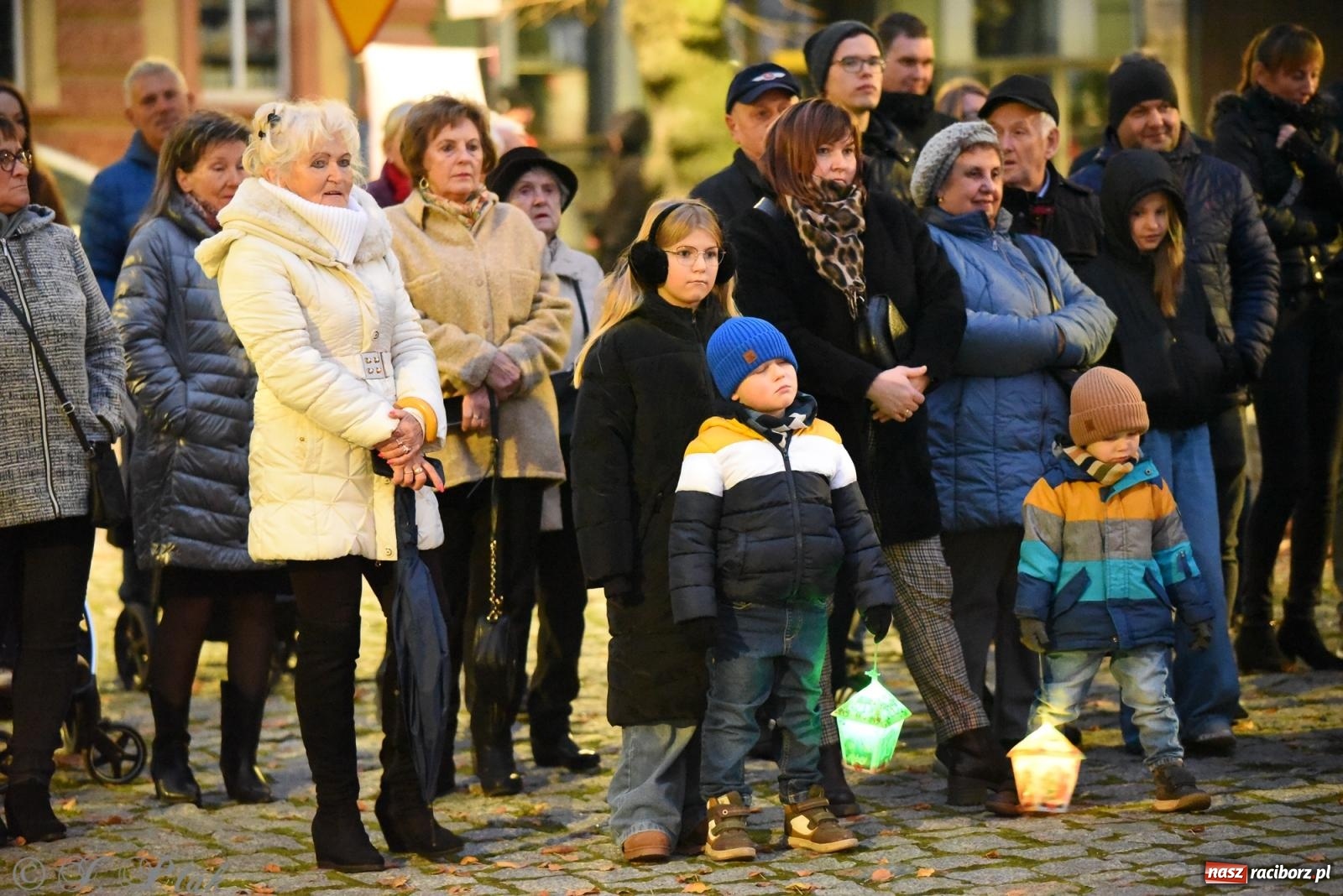 Zdjęcie w galerii na portalu naszraciborz.pl: Rogale i muzyka. Święty Marcin ponownie zawitał do Krzanowic wiadomości z regionu