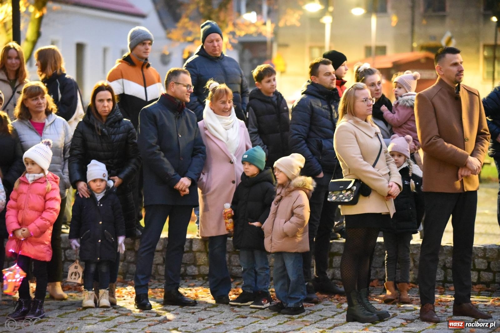 Zdjęcie w galerii na portalu naszraciborz.pl: Rogale i muzyka. Święty Marcin ponownie zawitał do Krzanowic wiadomości z regionu