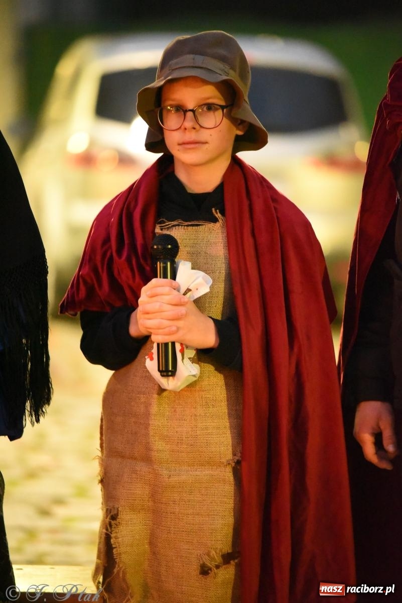 Zdjęcie w galerii na portalu naszraciborz.pl: Rogale i muzyka. Święty Marcin ponownie zawitał do Krzanowic wiadomości z regionu