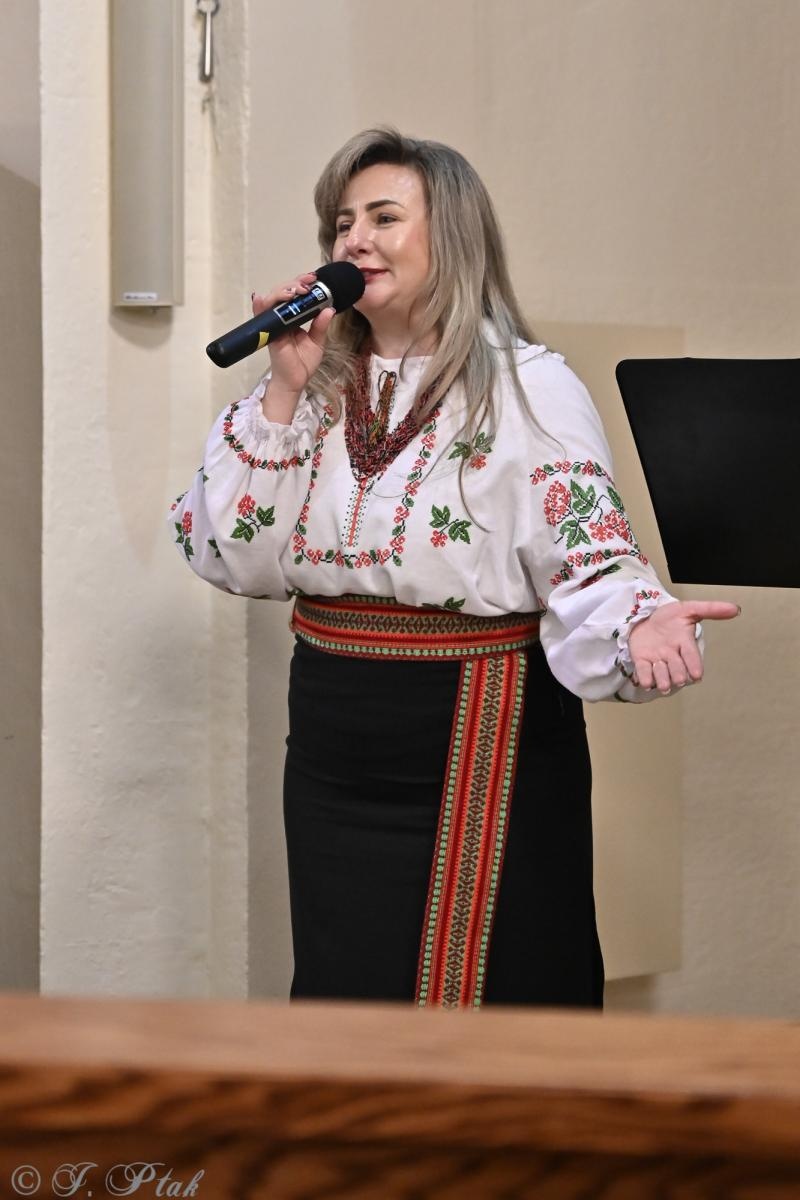 Zdjęcie w galerii na portalu naszraciborz.pl: Muzyka, która łączy serca – zespół Topolany z Ukrainy w raciborskim Kościele NSPJ wiadomości z regionu