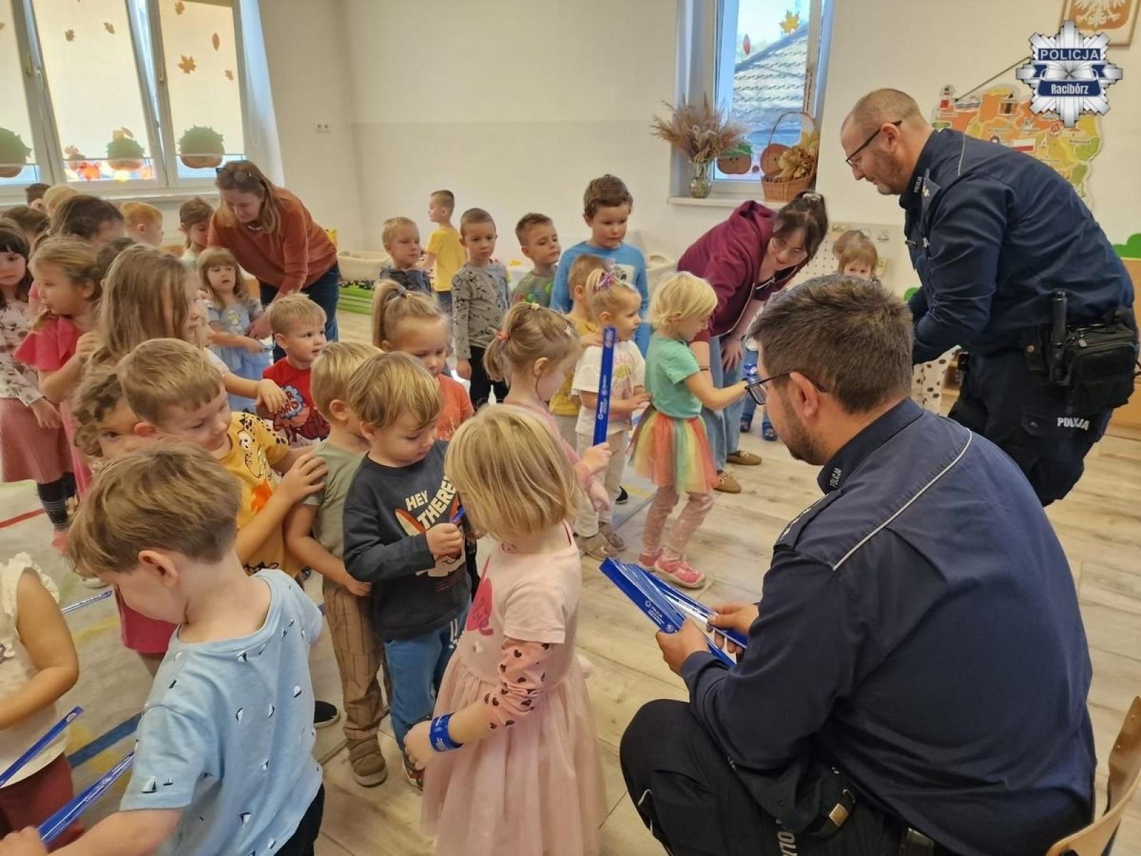 Zdjęcie w galerii na portalu naszraciborz.pl: O bezpieczeństwie w przedszkolu w Rudach wiadomości z regionu