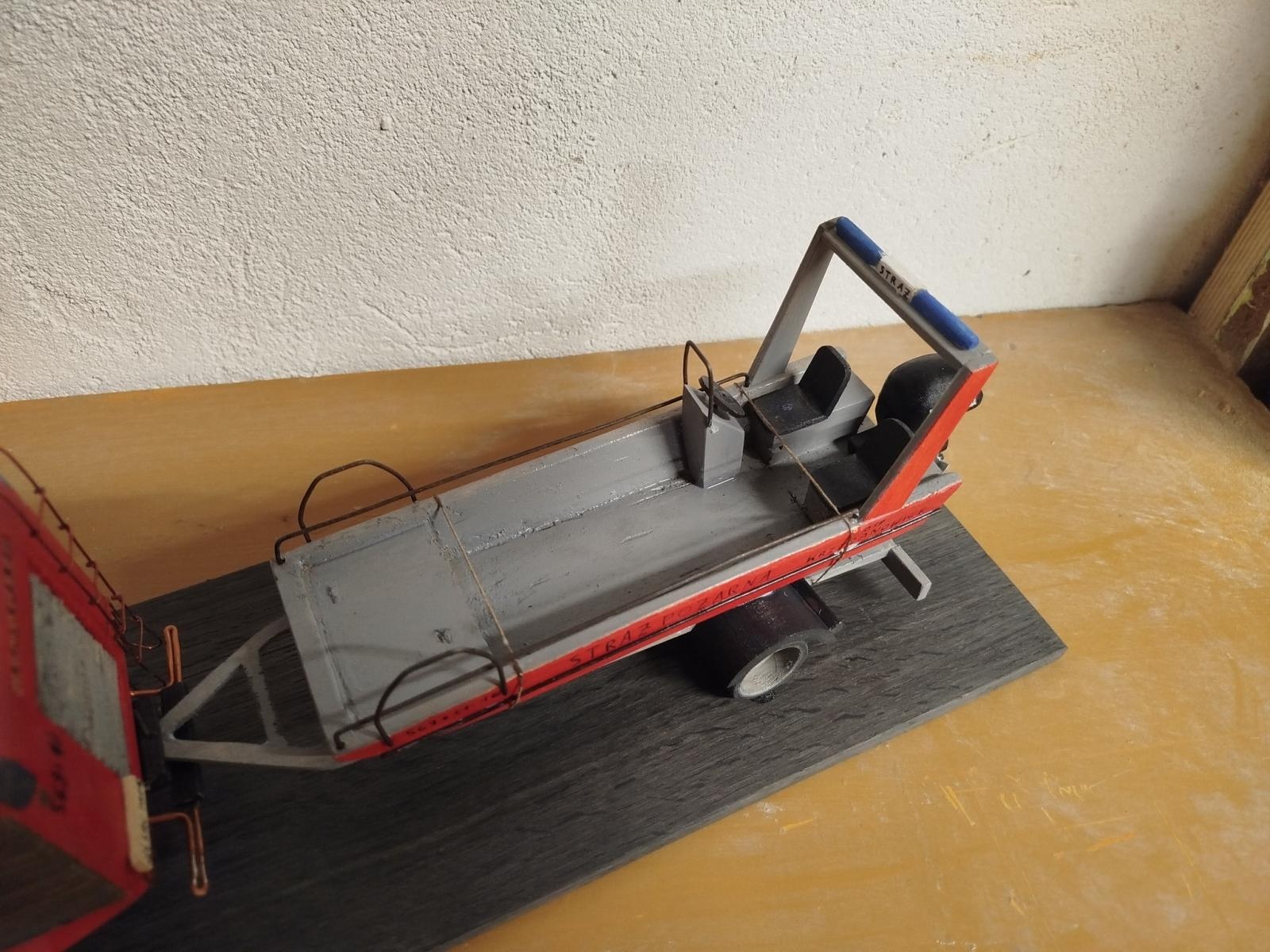 Zdjęcie w galerii na portalu naszraciborz.pl: Pasja i precyzja w jednym dziele. Mieszkaniec Krzyżanowic stworzył model wozu bojowego miejscowej jednostki OSP wiadomości z regionu