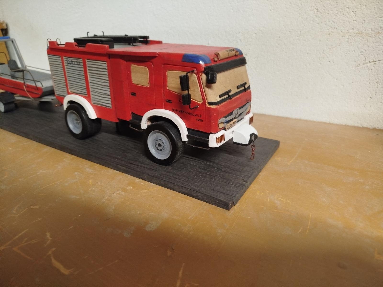 Zdjęcie w galerii na portalu naszraciborz.pl: Pasja i precyzja w jednym dziele. Mieszkaniec Krzyżanowic stworzył model wozu bojowego miejscowej jednostki OSP wiadomości z regionu