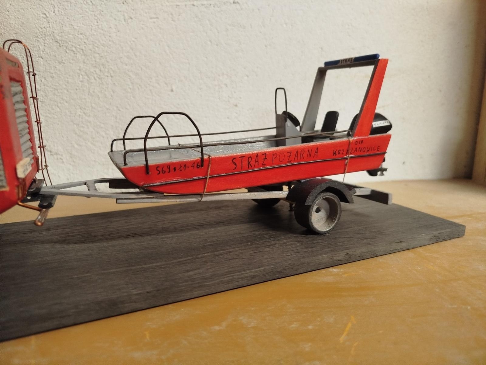 Zdjęcie w galerii na portalu naszraciborz.pl: Pasja i precyzja w jednym dziele. Mieszkaniec Krzyżanowic stworzył model wozu bojowego miejscowej jednostki OSP wiadomości z regionu