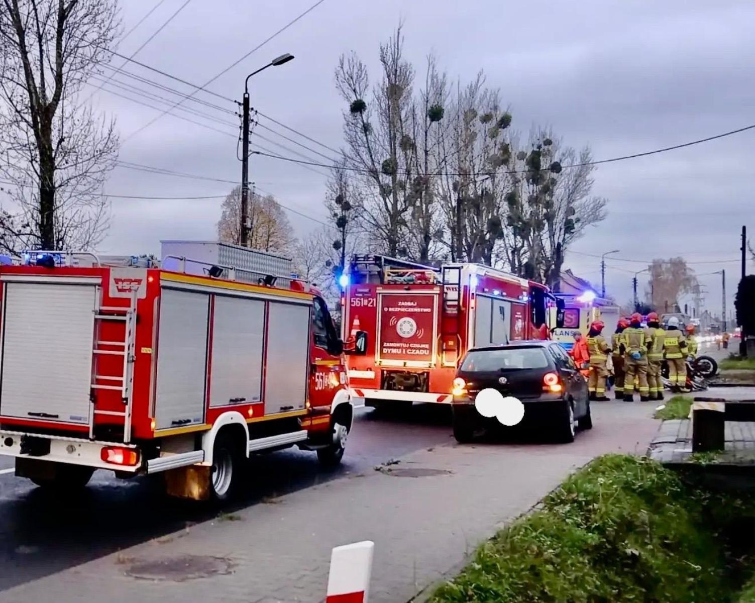 Zdjęcie w galerii na portalu naszraciborz.pl: Poważne zdarzenie drogowe na ul. Bogumińskiej w Raciborzu. Dwie osoby trafiły do szpitala wiadomości z regionu