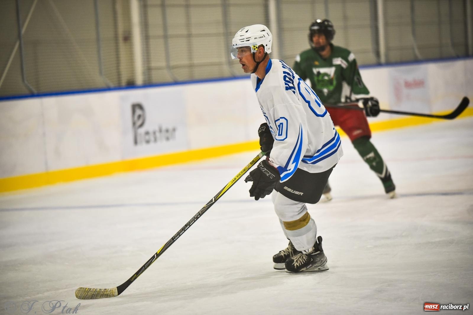 Zdjęcie w galerii na portalu naszraciborz.pl: Dragons Pszów pokonali Orły OSiR-u Racibórz. Hokej wrócił na Piastor [FOTO] wiadomości z regionu